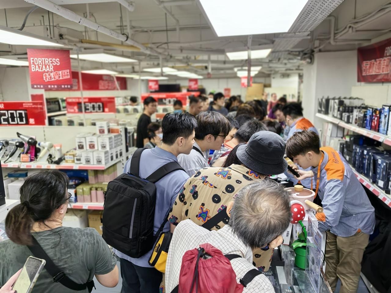 豐澤開倉特賣場9月直擊|電腦、手機、小米吸塵機等最平100蚊起 豐澤開倉特賣場9月直擊|電腦、手機、小米吸塵機等最平100蚊起