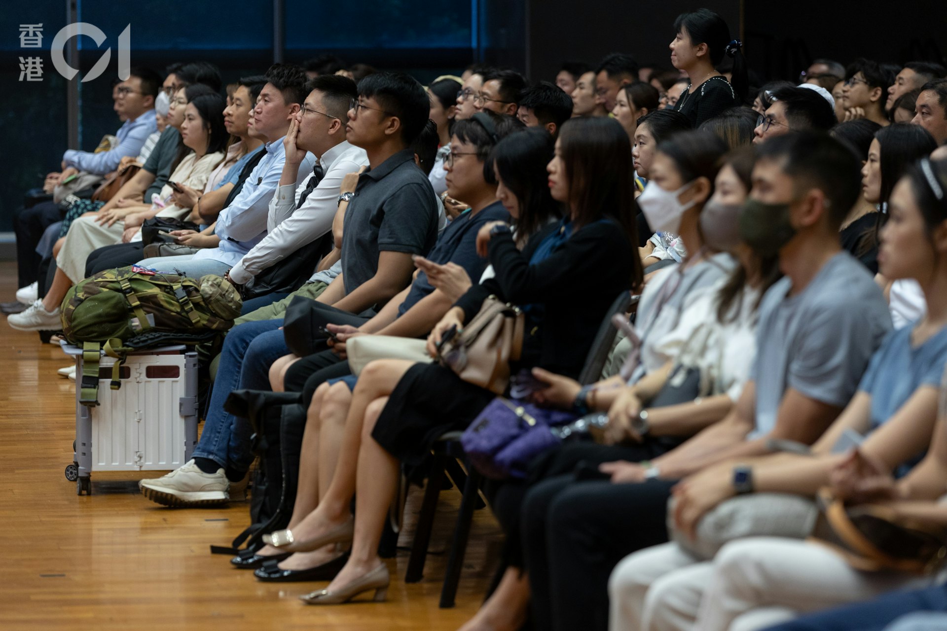 聖保羅男女中學附屬小學今日(10日)舉行小一入學申請人家長簡介會,共有1,350名家長出席,坐滿禮堂。(夏家朗攝) 聖保羅男女中學附屬小學今日(10日)舉行小一入學申請人家長簡介會,共有1,350名家長出席,坐滿禮堂。(夏家朗攝)