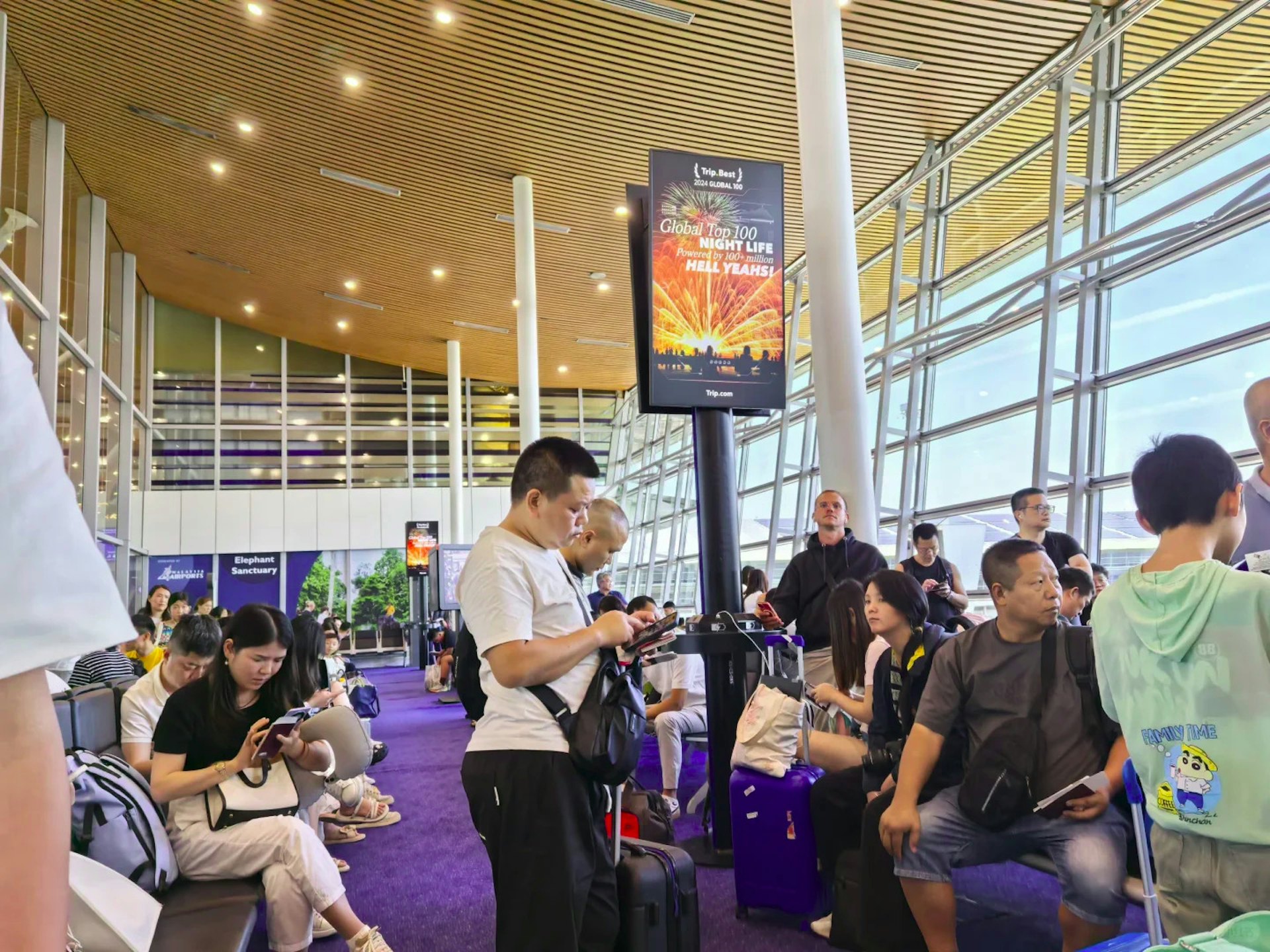 乘客要返回候機廳重新做安全檢查。 (小紅書)