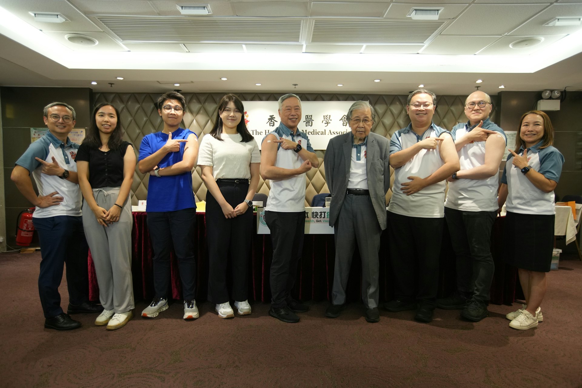 香港醫學會今日9月12日建議市民宜於冬季流感高峰期前盡快接種疫苗。(黃浩謙攝) 香港醫學會今日9月12日建議市民宜於冬季流感高峰期前盡快接種疫苗。(黃浩謙攝)