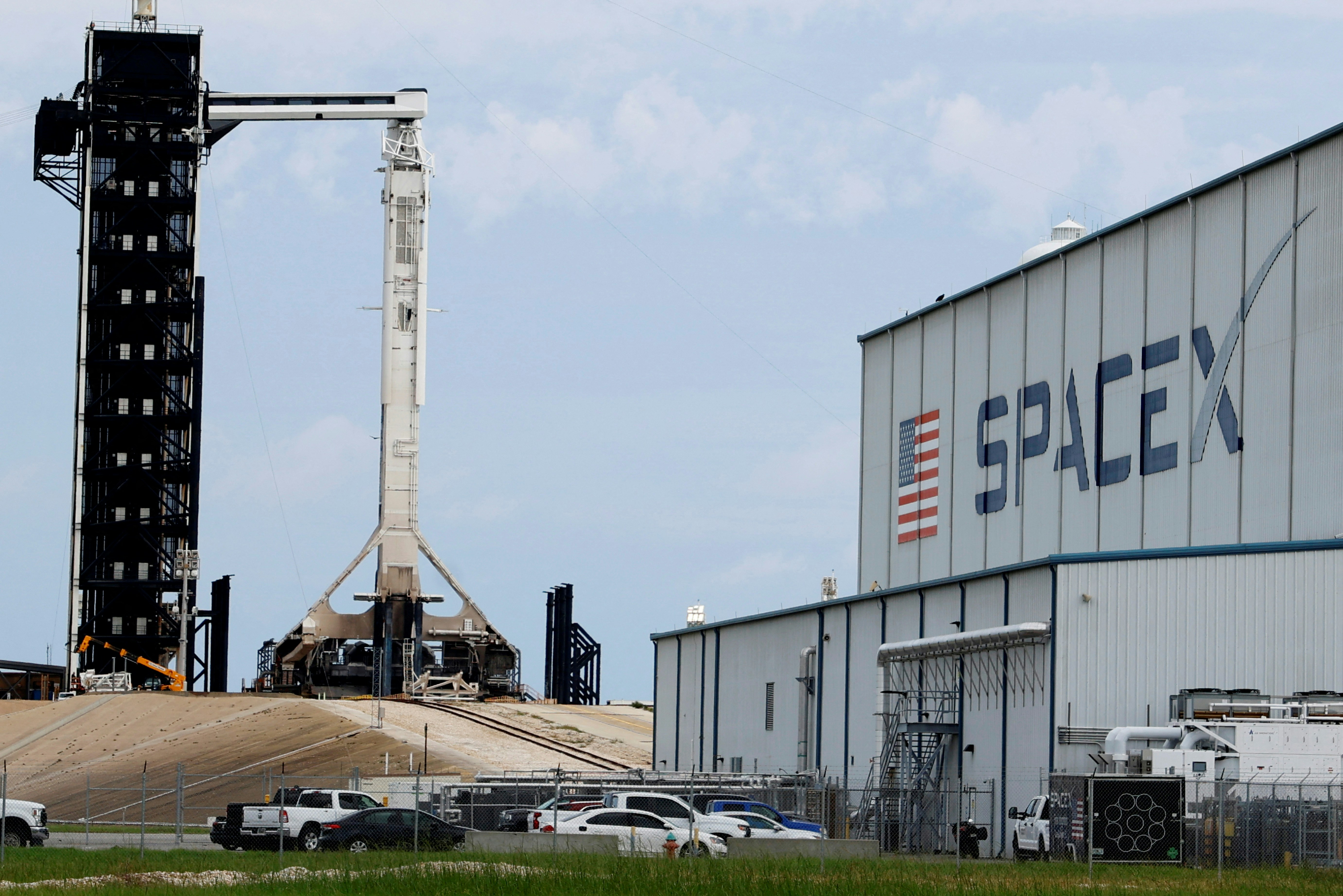 日本研發全球首枚木製衛星由SpaceX龍飛船搭載升空