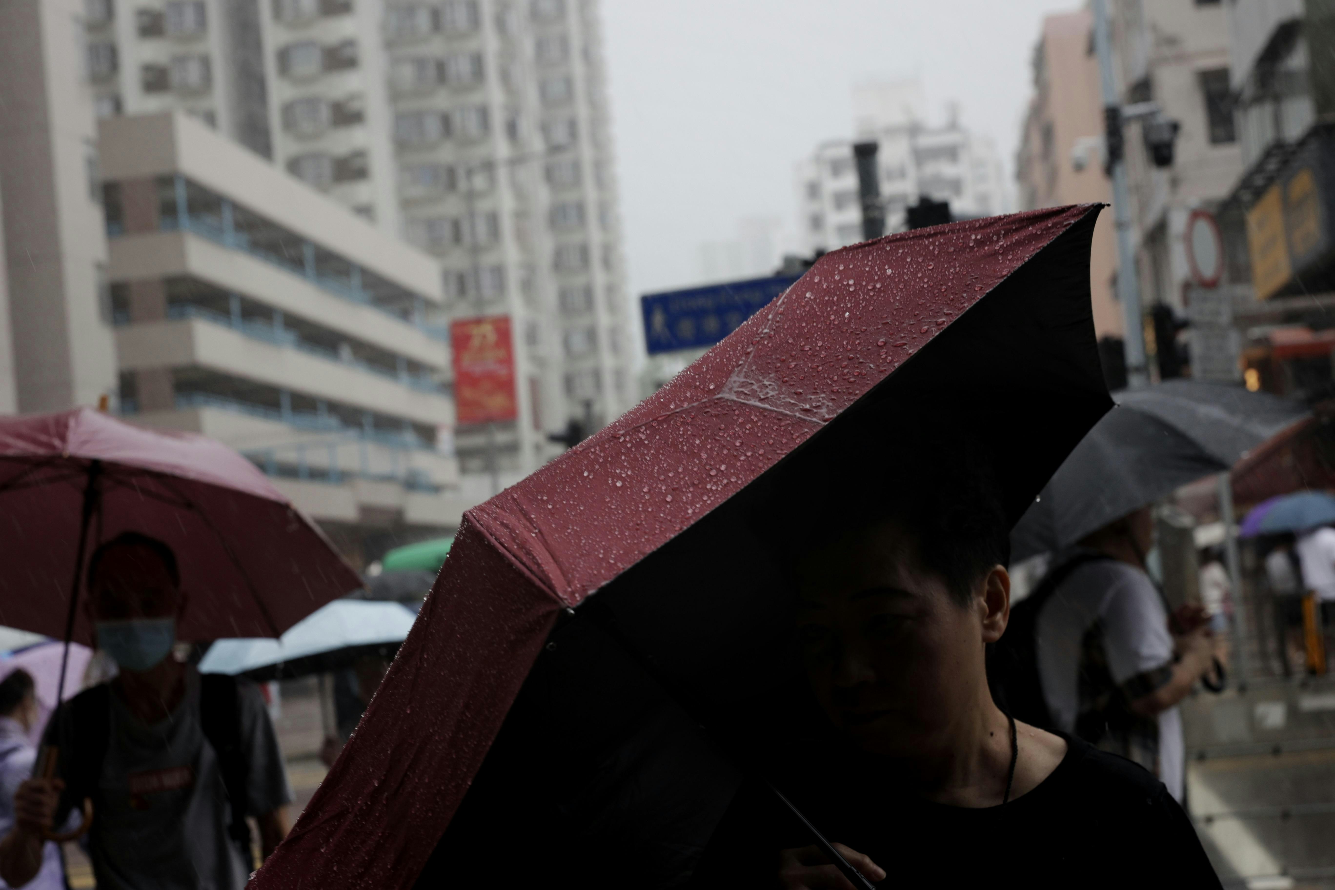 天文台｜取消黃雨警告 低壓槽影響料未來兩日雨勢仍頻密