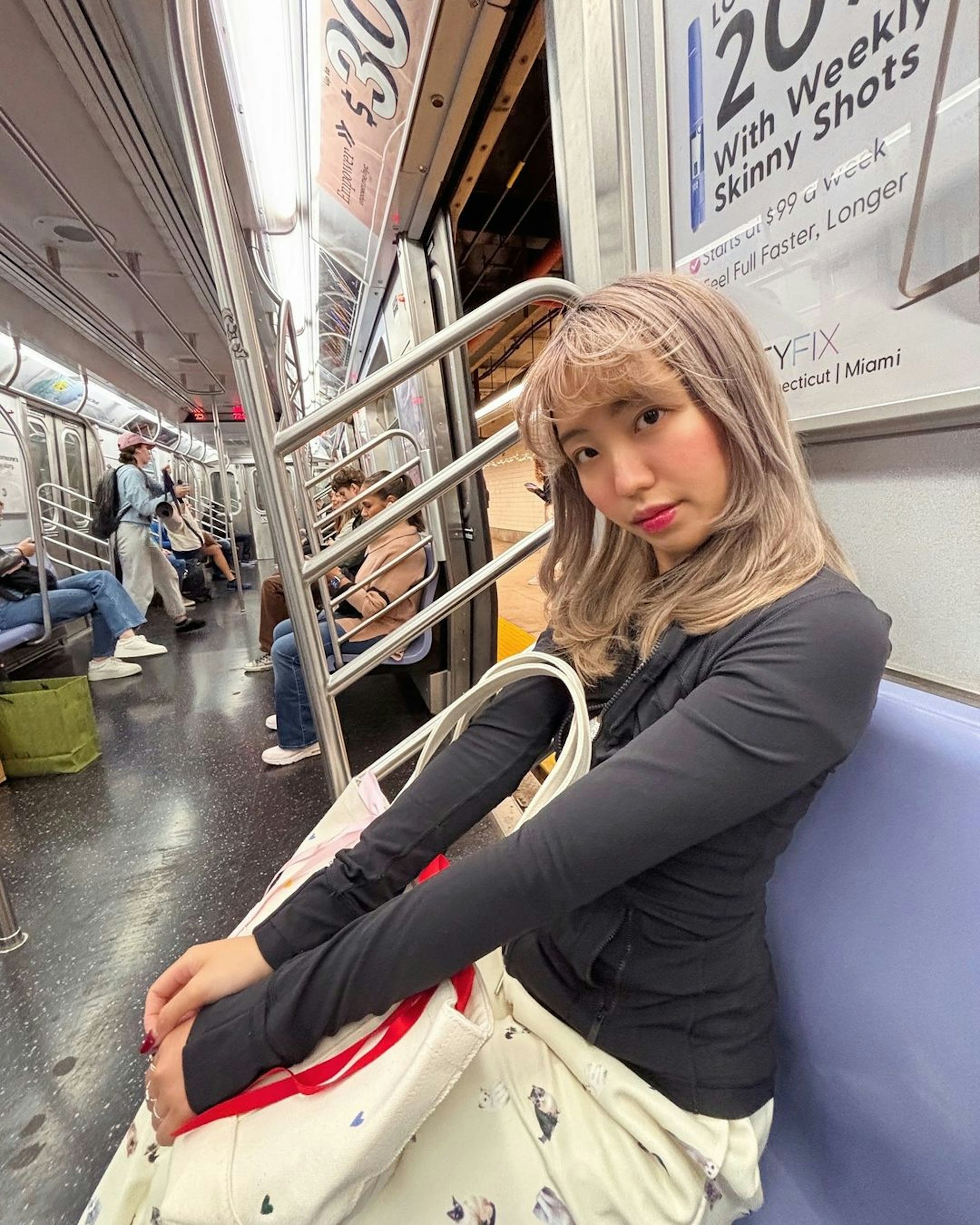 20歲亞裔女拍抖音逗男客,五金行下令封殺。(Instagram / @cynthia.here1)