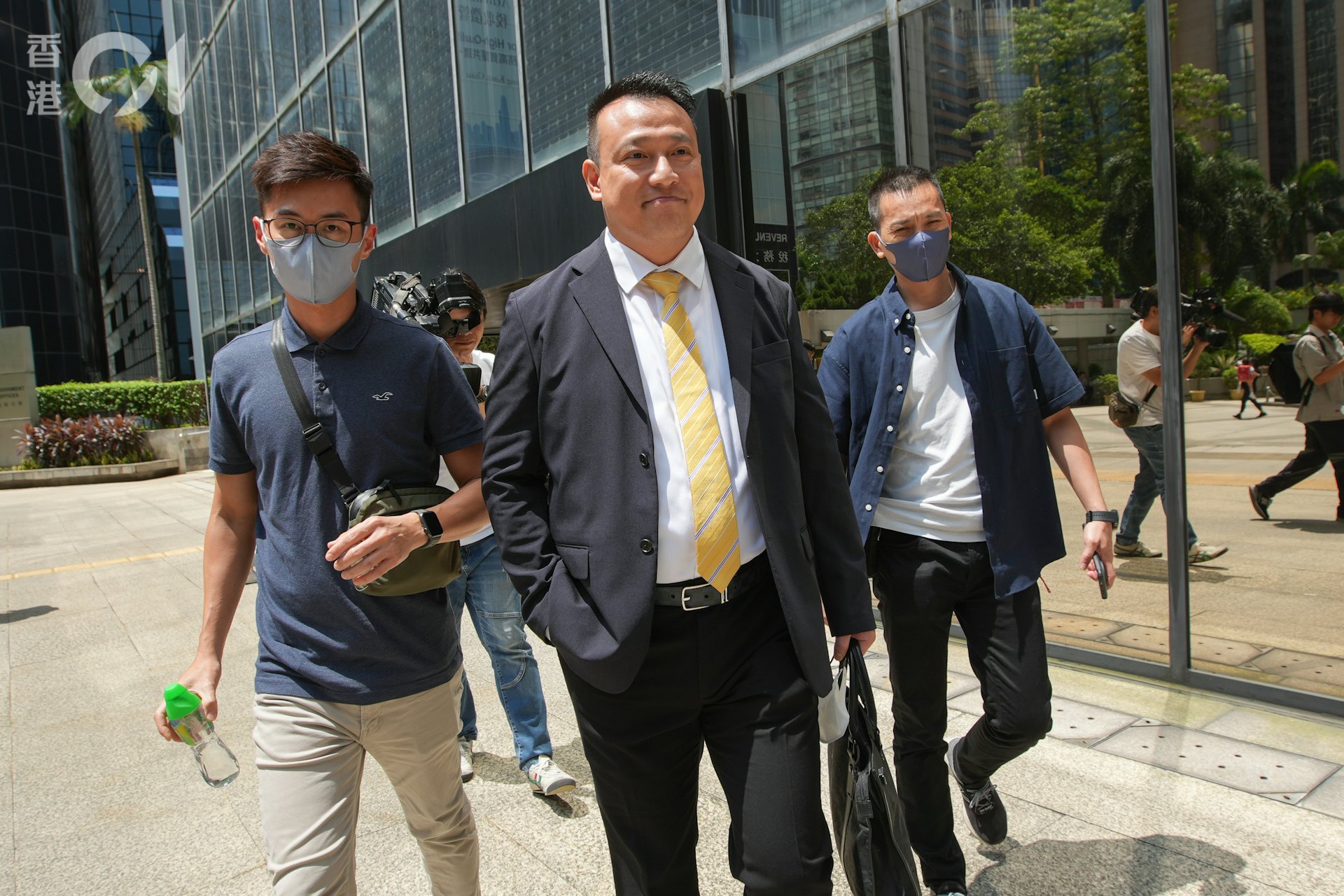 警長林華嘉(中)是各被告中官階最高,官稱其罪責或較重。(黃浩謙攝) 警長林華嘉(中)是各被告中官階最高,官稱其罪責或較重。(黃浩謙攝)