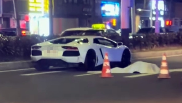 死者遺體被白布覆蓋。(網上圖片)