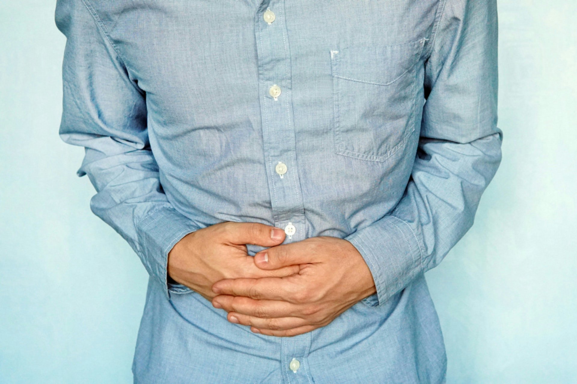 23歲男子消化不良,而且出現腹脹胃痛症狀,於是前往醫院求助。(示意圖/gettyimages) 23歲男子消化不良,而且出現腹脹胃痛症狀,於是前往醫院求助。(示意圖/gettyimages)