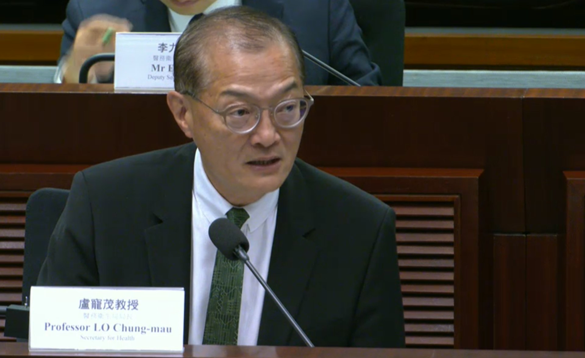 醫衞局局長盧寵茂表示,認同檢討委員會在報告中建議的措施方向,亦已責成醫管局需適時落實各項改善措施及持續監察落實進度和成效,並向醫衞局定期提交進度報告。(資料圖片) 醫衞局局長盧寵茂表示,認同檢討委員會在報告中建議的措施方向,亦已責成醫管局需適時落實各項改善措施及持續監察落實進度和成效,並向醫衞局定期提交進度報告。(資料圖片)