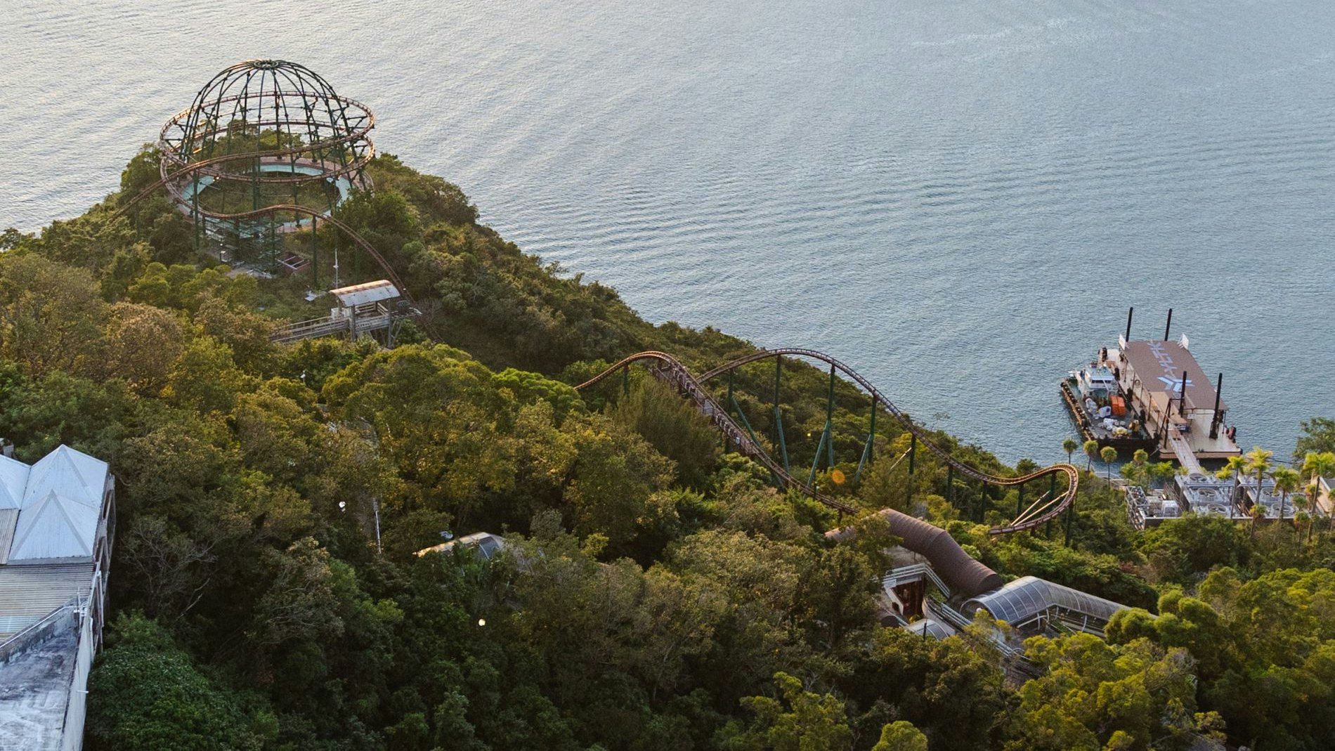 海洋公園去年度盈轉虧蝕7160萬 入場人次增33%至314萬創5年新高 海洋公園去年度盈轉虧蝕7160萬 入場人次增33%至314萬創5年新高