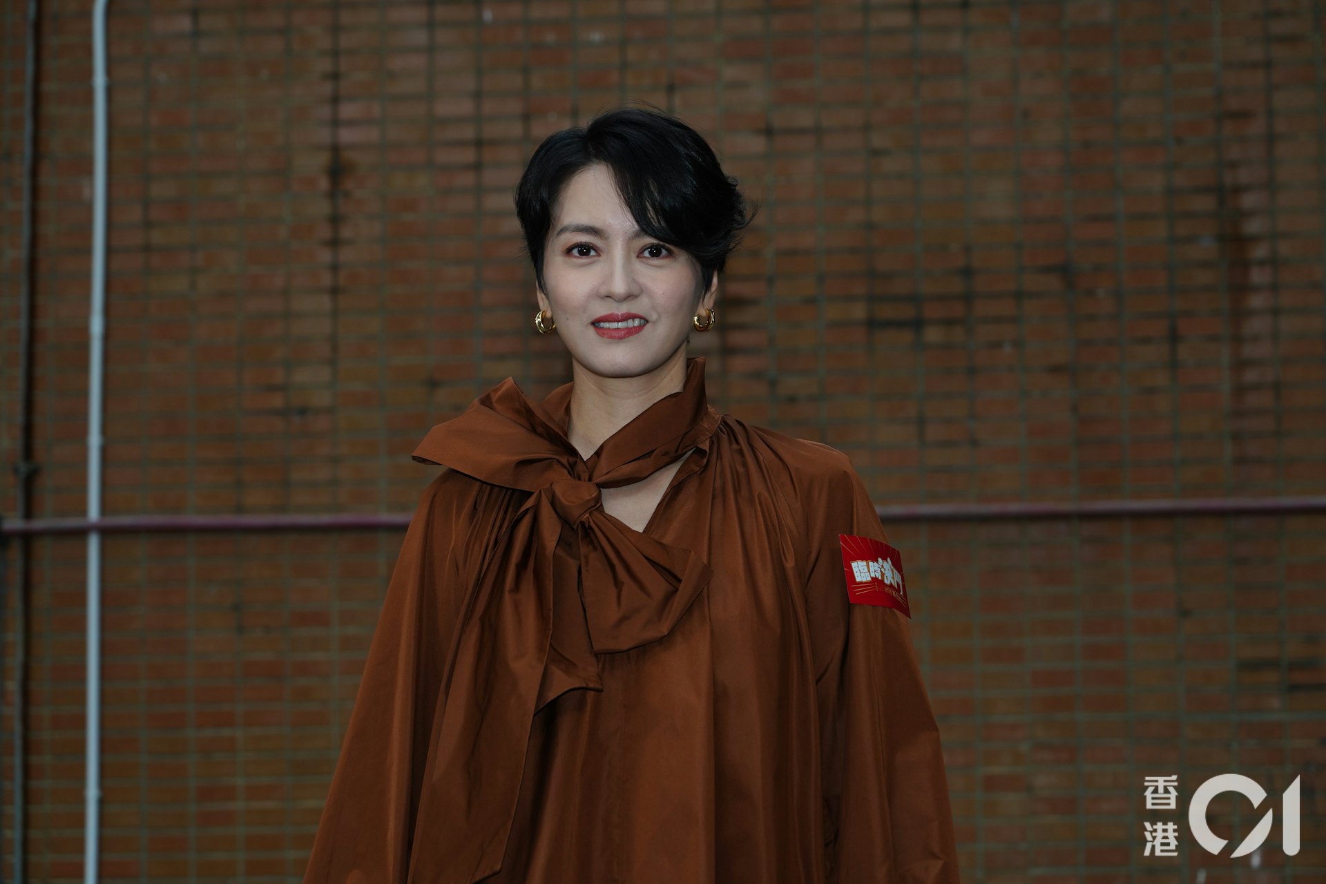 延伸阅读:梁咏琪机场被捕获50岁纯素颜曝光吓呆网民 一举动令人意想不到