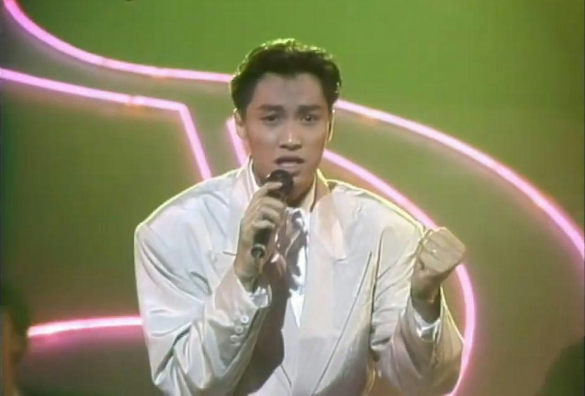 譚耀文1988年於新秀奪冠入行,自此展開星途。(電視截圖)