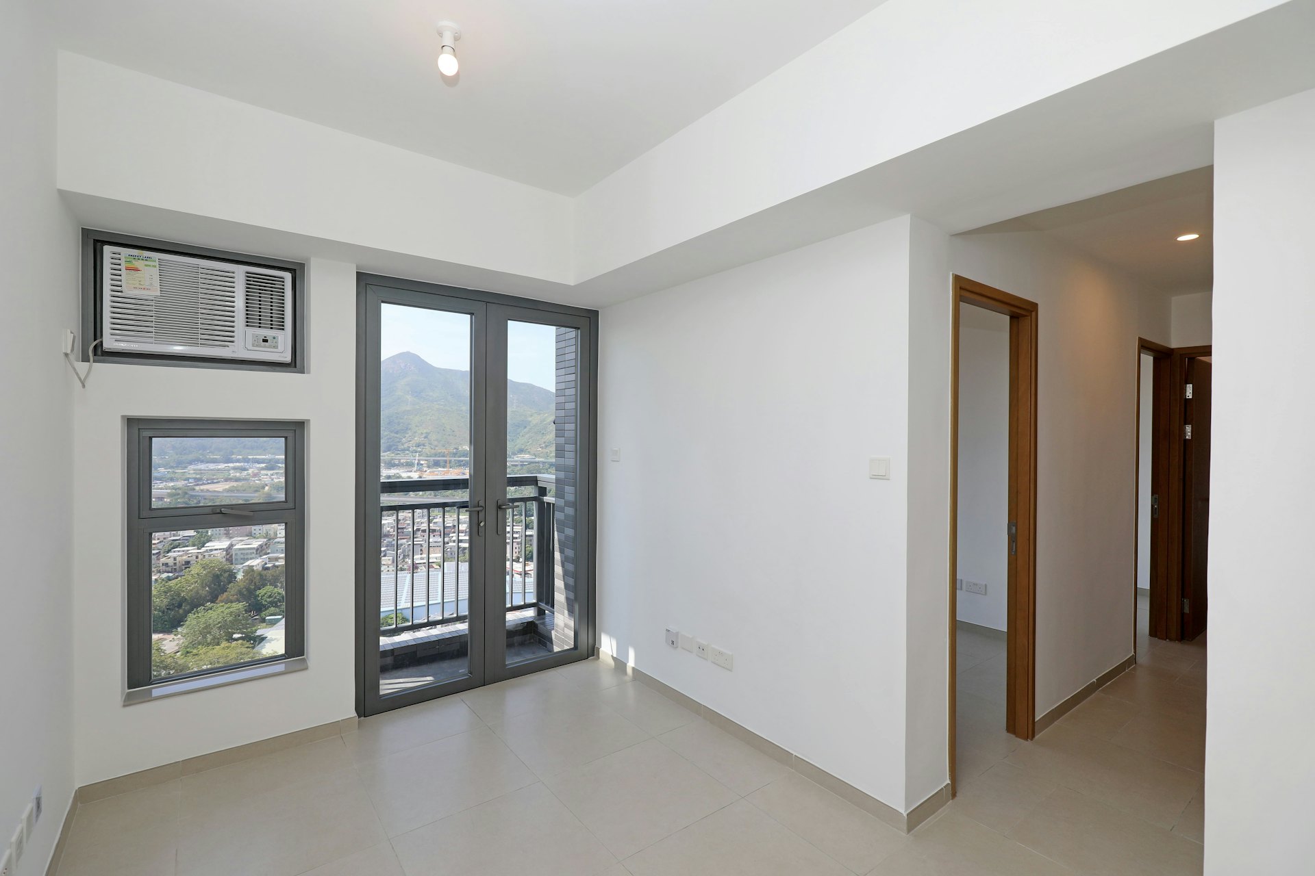 「樂翹軒I」是房協洪水橋/厦村的專用安置屋邨「樂翹都匯」第一期甲的資助出售房屋項目,樓高27層,提供300個住宅單位,涵蓋一房至三房戶型,項目設有會所和休憩庭園等設施。(房協提供) 「樂翹軒I」是房協洪水橋/厦村的專用安置屋邨「樂翹都匯」第一期甲的資助出售房屋項目,樓高27層,提供300個住宅單位,涵蓋一房至三房戶型,項目設有會所和休憩庭園等設施。(房協提供)