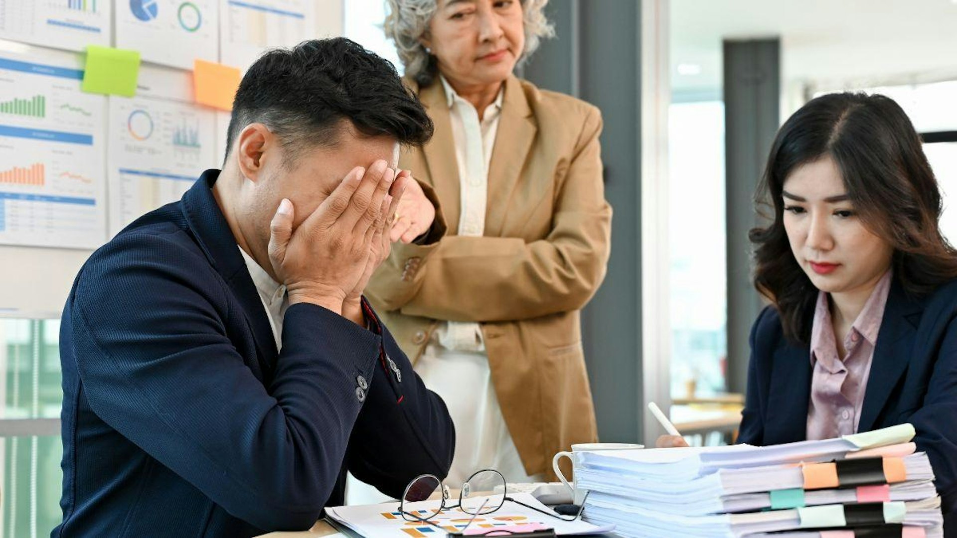 事主決定設計報復上司,迫他坦白承認自己一直「假手於人」。(Canva) 事主決定設計報復上司,迫他坦白承認自己一直「假手於人」。(Canva)