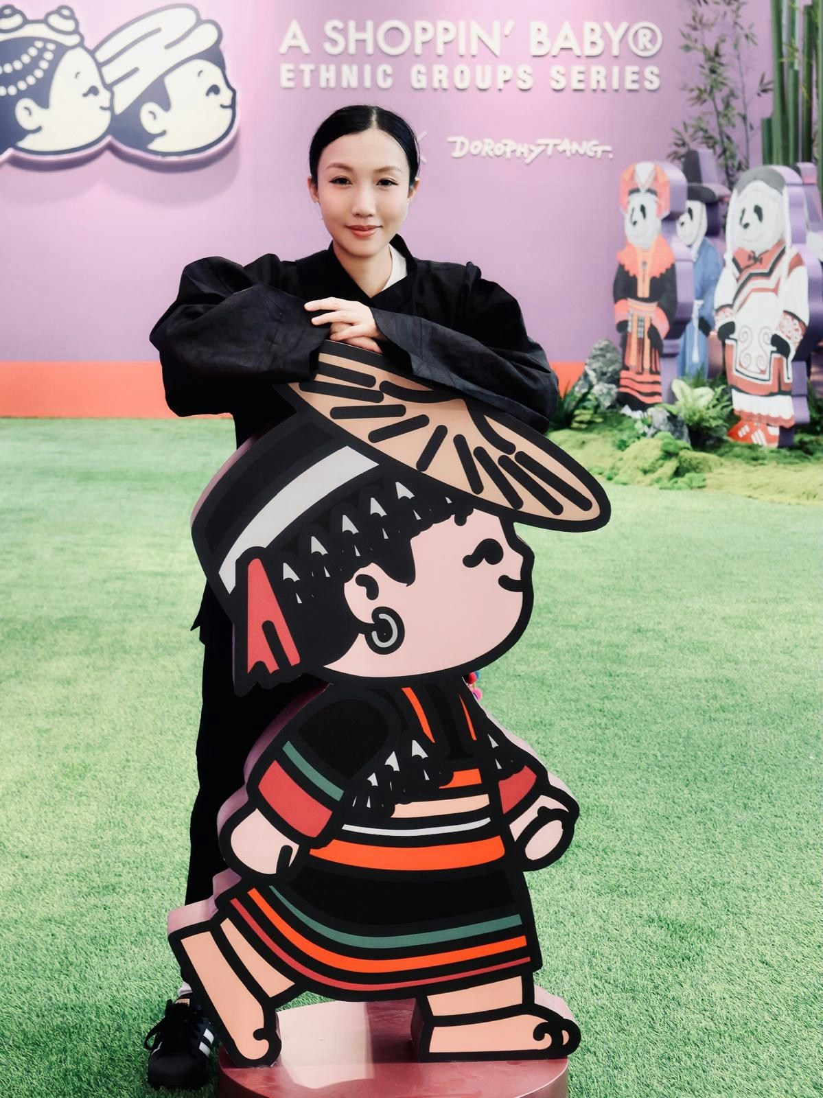 香港藝術家Dorophy Tang中華文化新演繹民族服熊貓細說非遺工藝