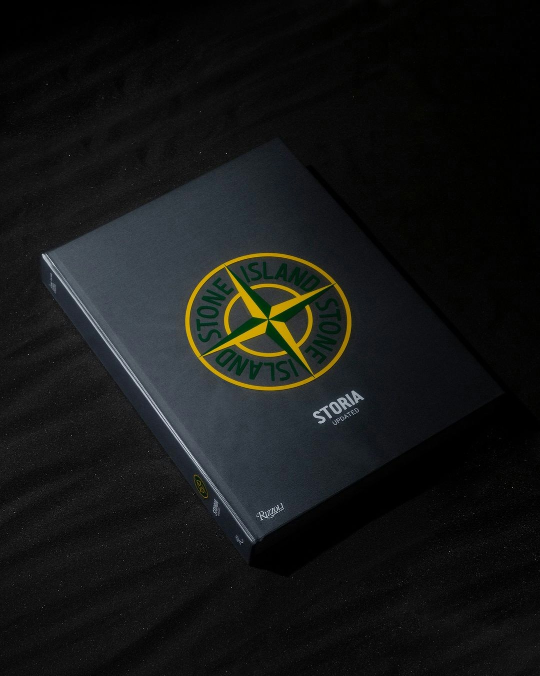 Stone Island再版《Storia: Updated》 56頁新章收錄社區影響力