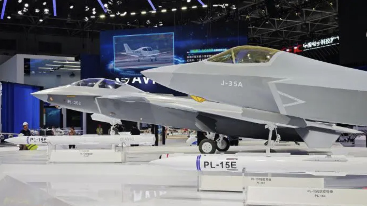 珠海航展|雙座「殲-20」1比5模型亮相 海軍型「殲-35」揭開面紗 珠海航展|雙座「殲-20」1比5模型亮相 海軍型「殲-35」揭開面紗