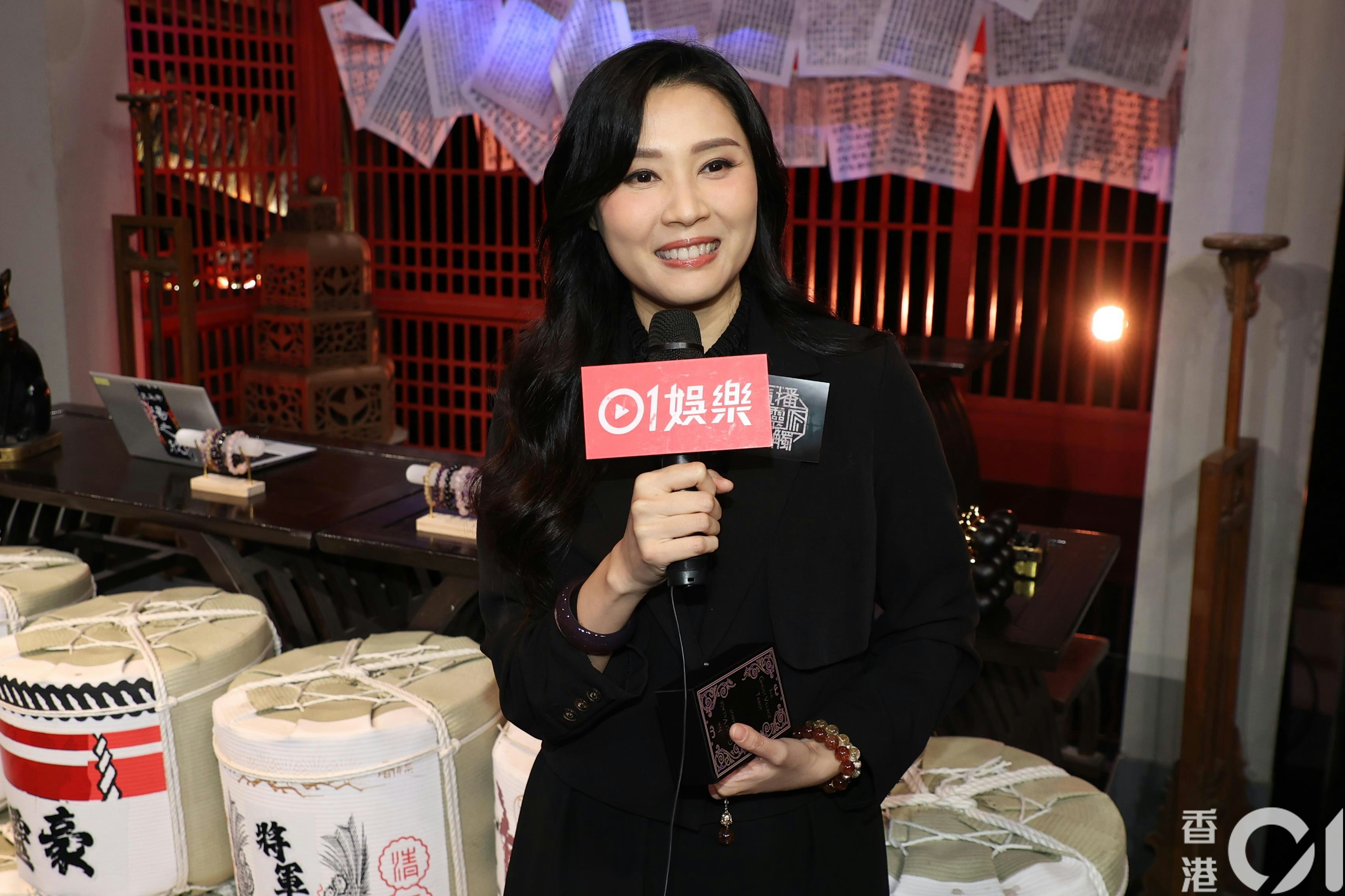 占卜師羅泳嫻唔怕老公出軌：佢唔敢亂嚟塔羅牌會揭到出嚟