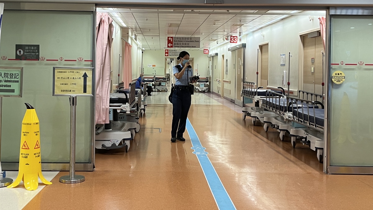 珍惜生命｜中大女生校內墮樓昏迷送院搶救　副校長陳維安到場了解