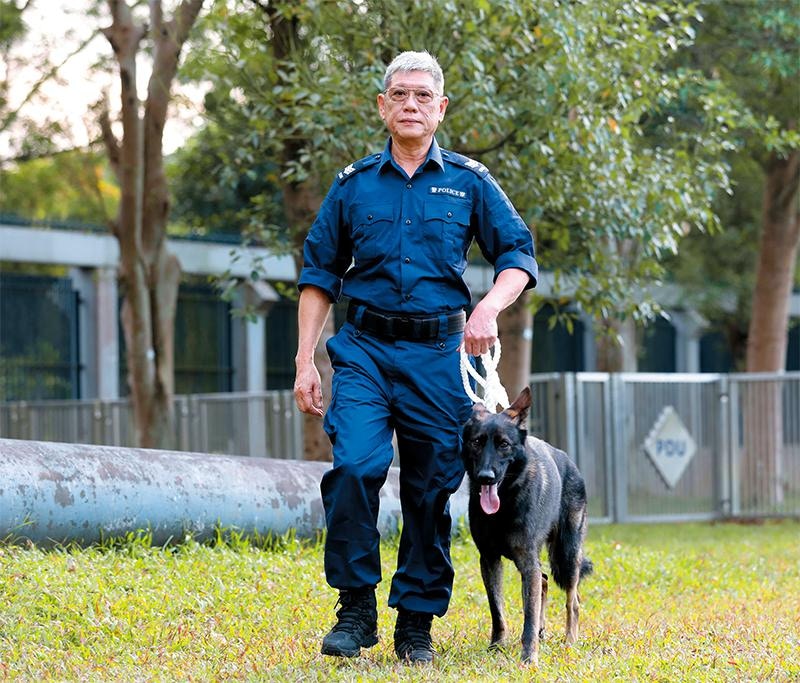 服務警犬隊35載警長分享「毛敵拍檔」歲月見證團隊進步感光榮