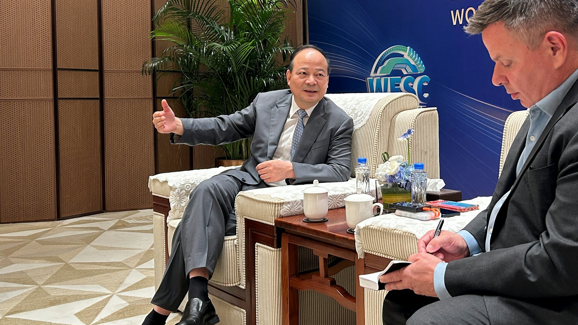 寧德時代CEO:特朗普若「開綠燈」 將考慮赴美國建廠 寧德時代CEO:特朗普若「開綠燈」 將考慮赴美國建廠