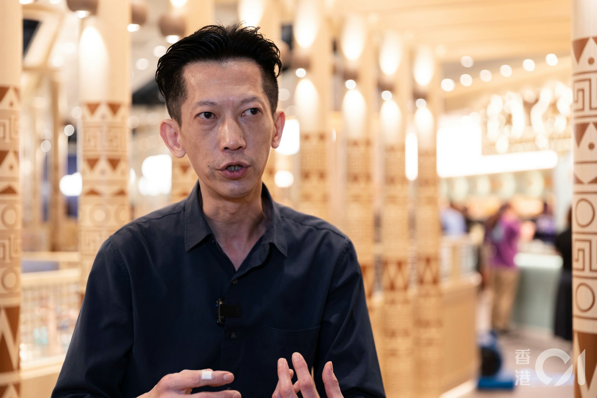 店長李先生透露,公司以薄利多銷的模式經營,未來將向管理層建議在港島開分店。(周令知攝) 店長李先生透露,公司以薄利多銷的模式經營,未來將向管理層建議在港島開分店。(周令知攝)