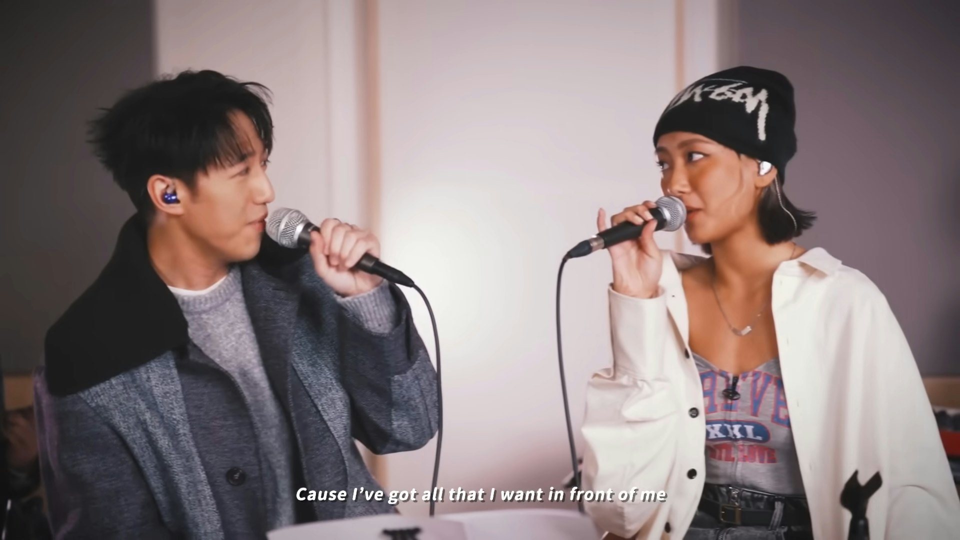 馮允謙(feat.邱彥筒)的《All That I Want》,是本年度唯一一首上榜達11周的作品,播放率亦暫時第一,大機率攞至尊歌。(YouTube@COLLAR) 馮允謙(feat.邱彥筒)的《All That I Want》,是本年度唯一一首上榜達11周的作品,播放率亦暫時第一,大機率攞至尊歌。(YouTube@COLLAR)