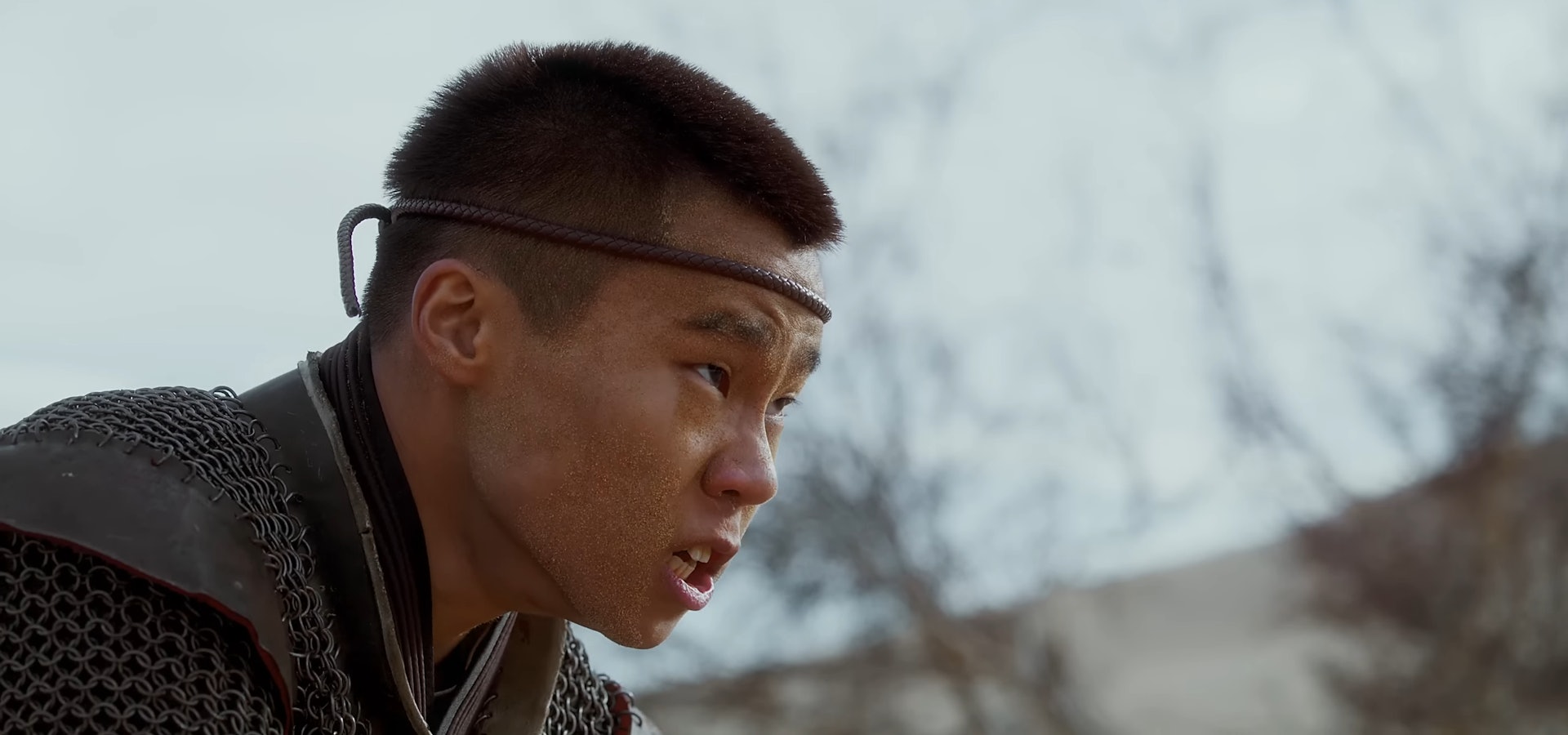 《緊急聯絡人》唱到街知巷聞,卻無緣上榜,網民抱不平。(MV截圖) 《緊急聯絡人》唱到街知巷聞,卻無緣上榜,網民抱不平。(MV截圖)