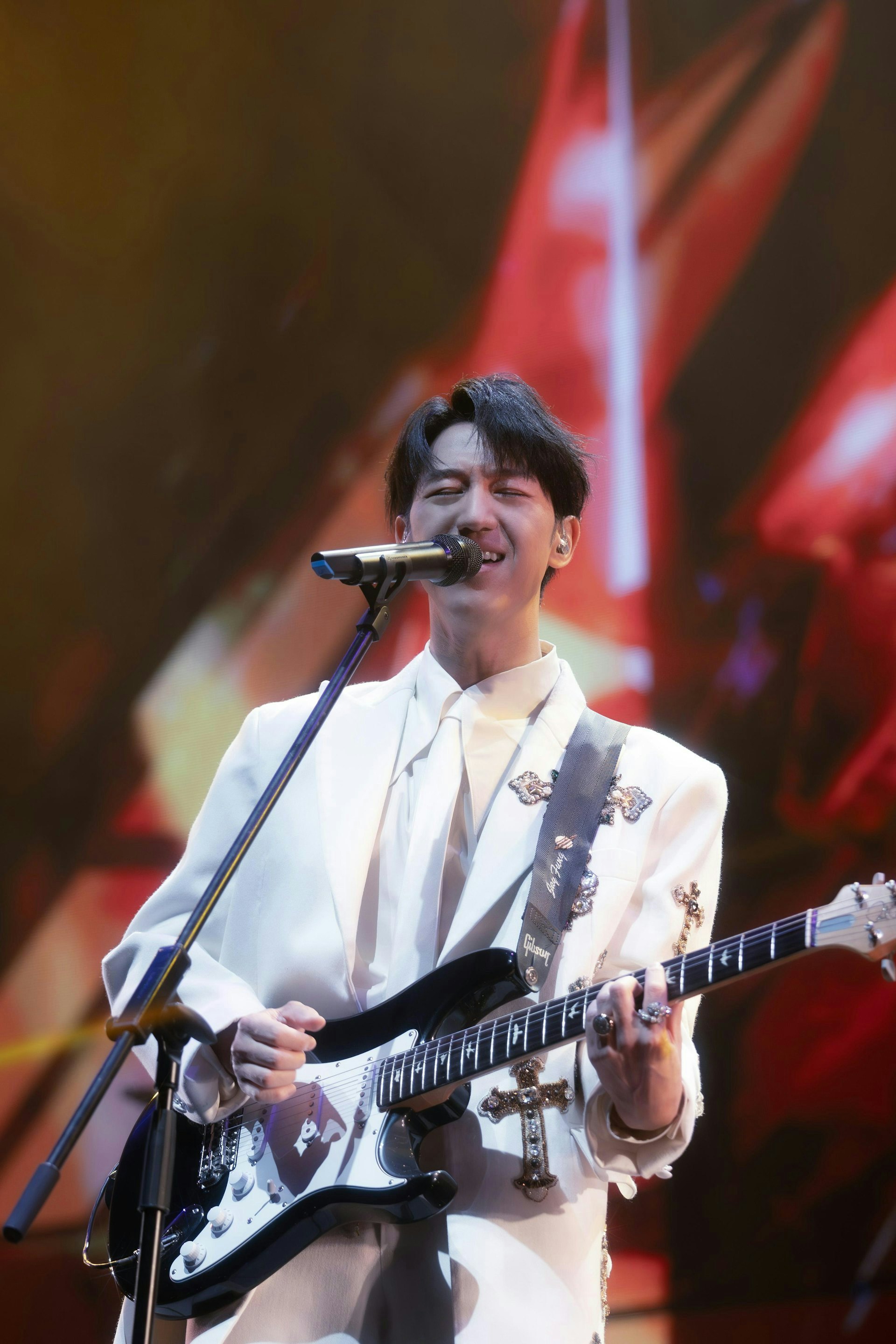 Jay Fung的歌曲不但是播放率第一位,他更大機會穩袋男歌手金獎,目前睇他的播放率拋離Ian及Anson Lo一截。(資料圖片) Jay Fung的歌曲不但是播放率第一位,他更大機會穩袋男歌手金獎,目前睇他的播放率拋離Ian及Anson Lo一截。(資料圖片)