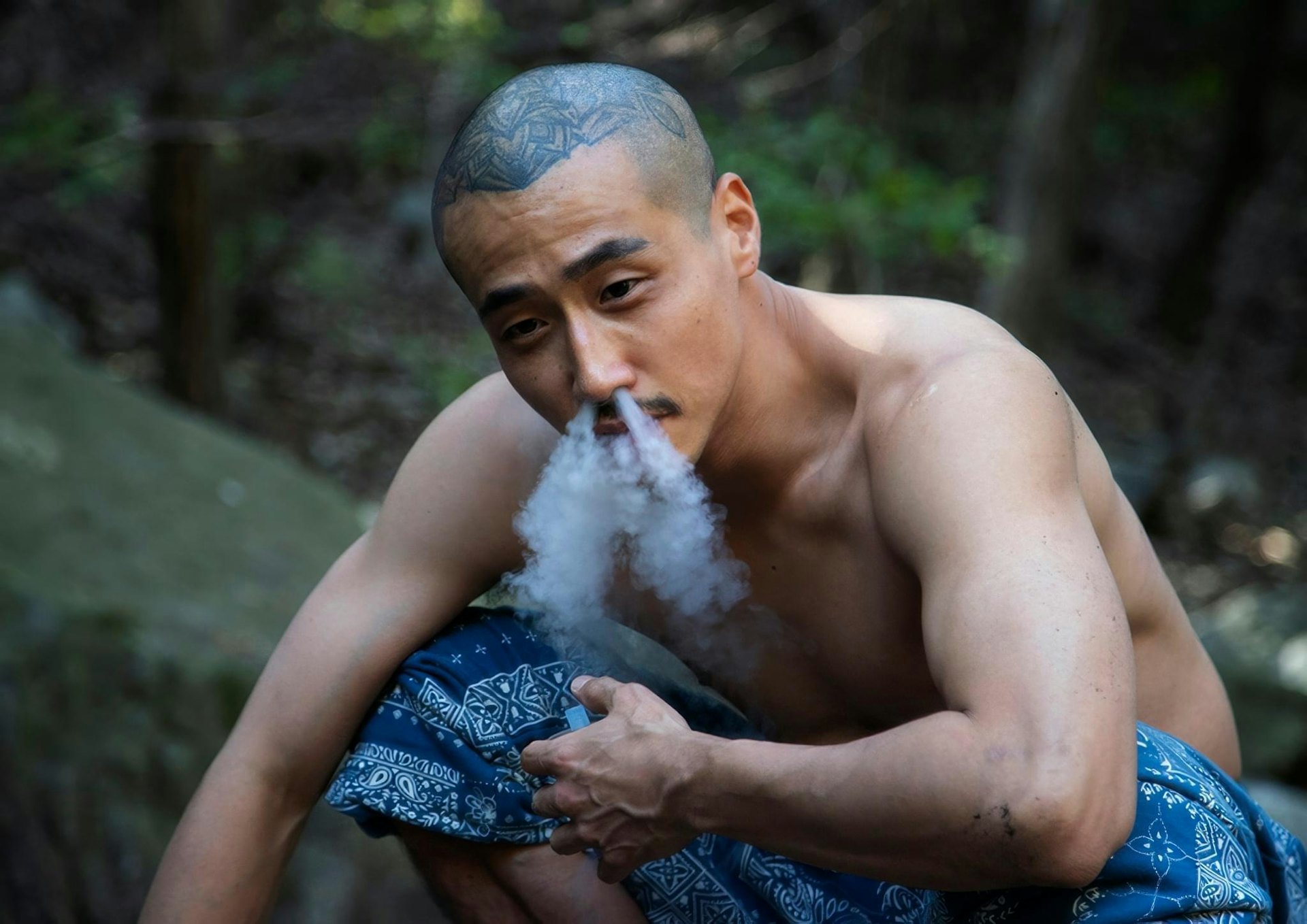 梁丞佑《辛朝鮮》(圖片來源:https://moom.cat/l/gEoBhm) 梁丞佑《辛朝鮮》(圖片來源:https://moom.cat/l/gEoBhm)