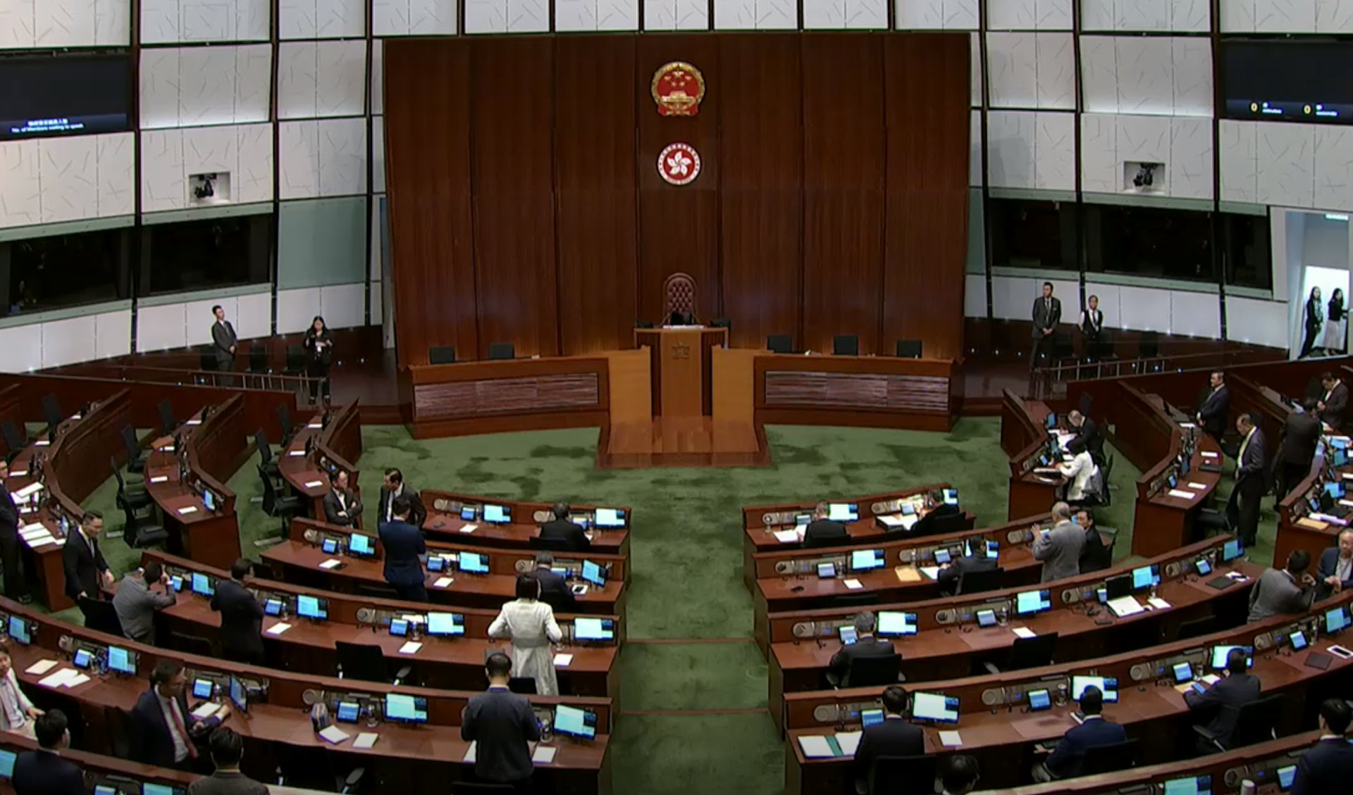 立法會尚未進行換屆選舉,議會中卻已熱議下屆大主席人選(立法會直播截圖) 立法會尚未進行換屆選舉,議會中卻已熱議下屆大主席人選(立法會直播截圖)