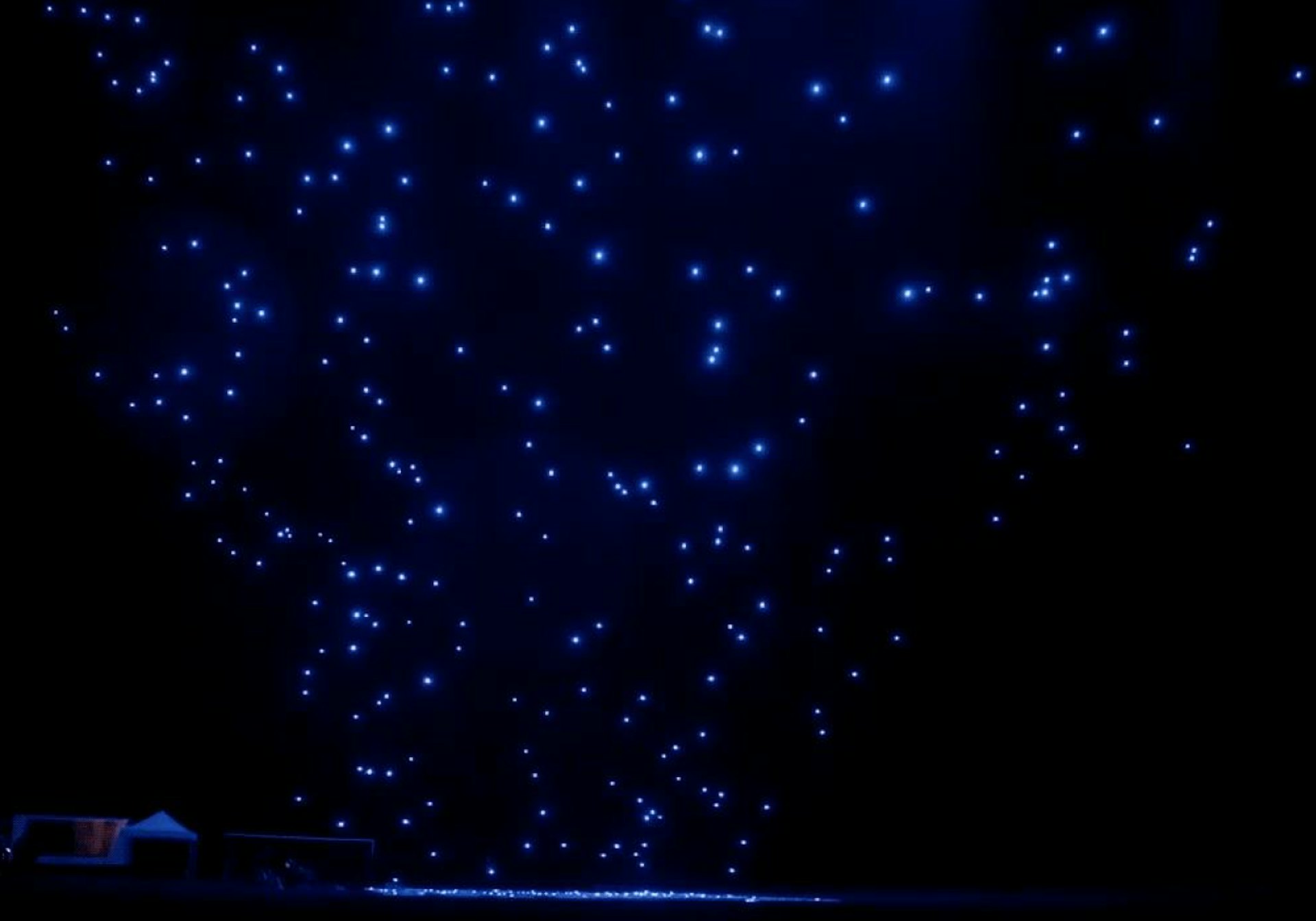 12月1日,黃埔海濱將舉行無人機表演,圖為預覽第十四幕。 12月1日,黃埔海濱將舉行無人機表演,圖為預覽第十四幕。