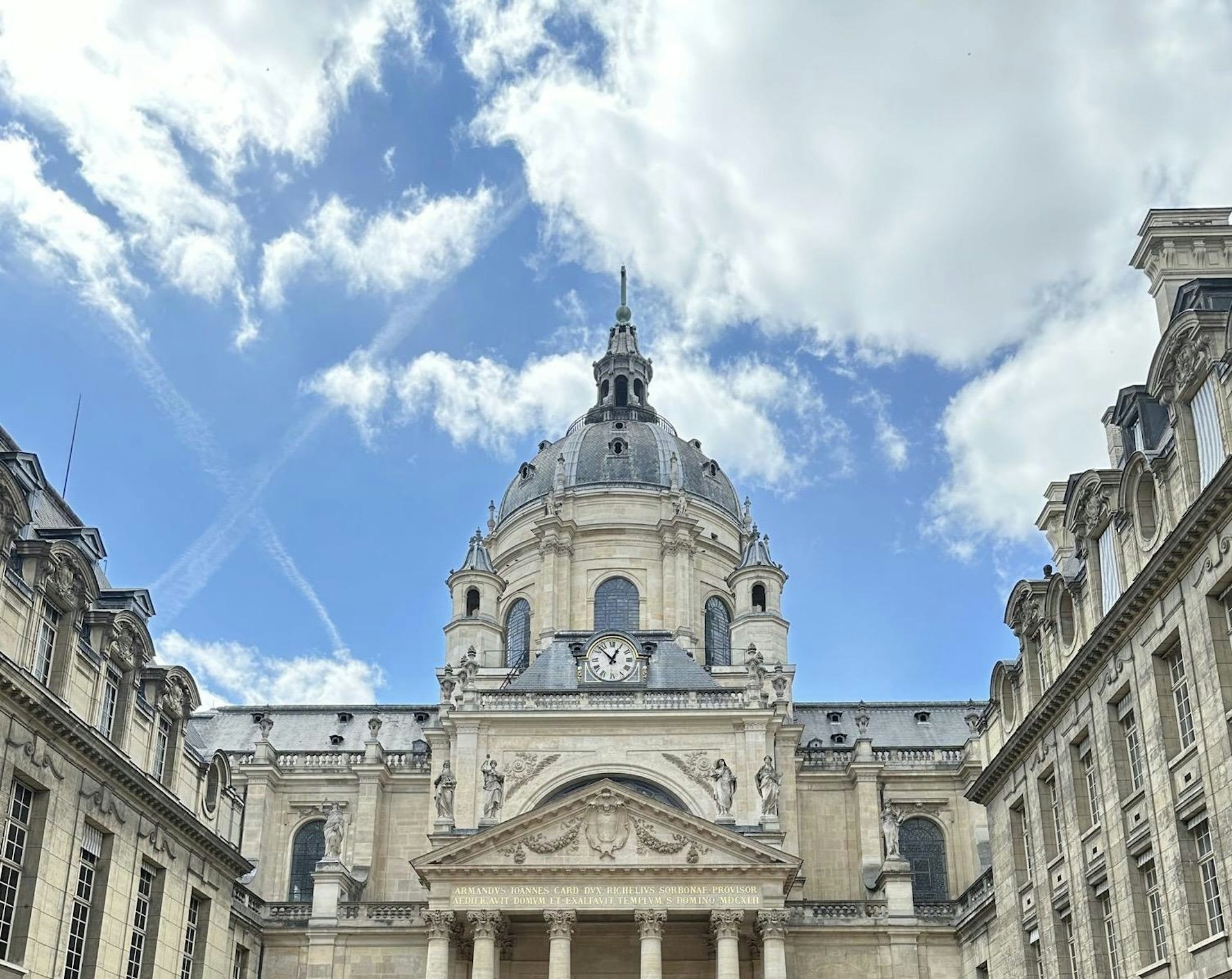 法國在人文學科、社會科學、電影、藝術、工程、科學等領域享譽全球,其中索邦大學(Université de la Sorbonne)更被稱為現代哲學的搖籃。 法國在人文學科、社會科學、電影、藝術、工程、科學等領域享譽全球,其中索邦大學(Université de la Sorbonne)更被稱為現代哲學的搖籃。