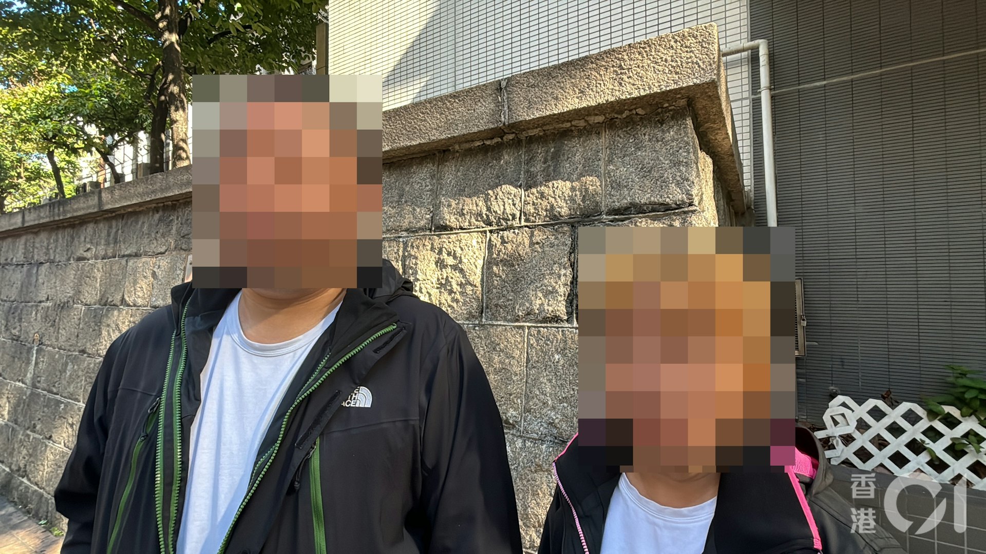 兩名金記冰室員工指公司一直拖欠薪金。(羅敏妍攝) 兩名金記冰室員工指公司一直拖欠薪金。(羅敏妍攝)