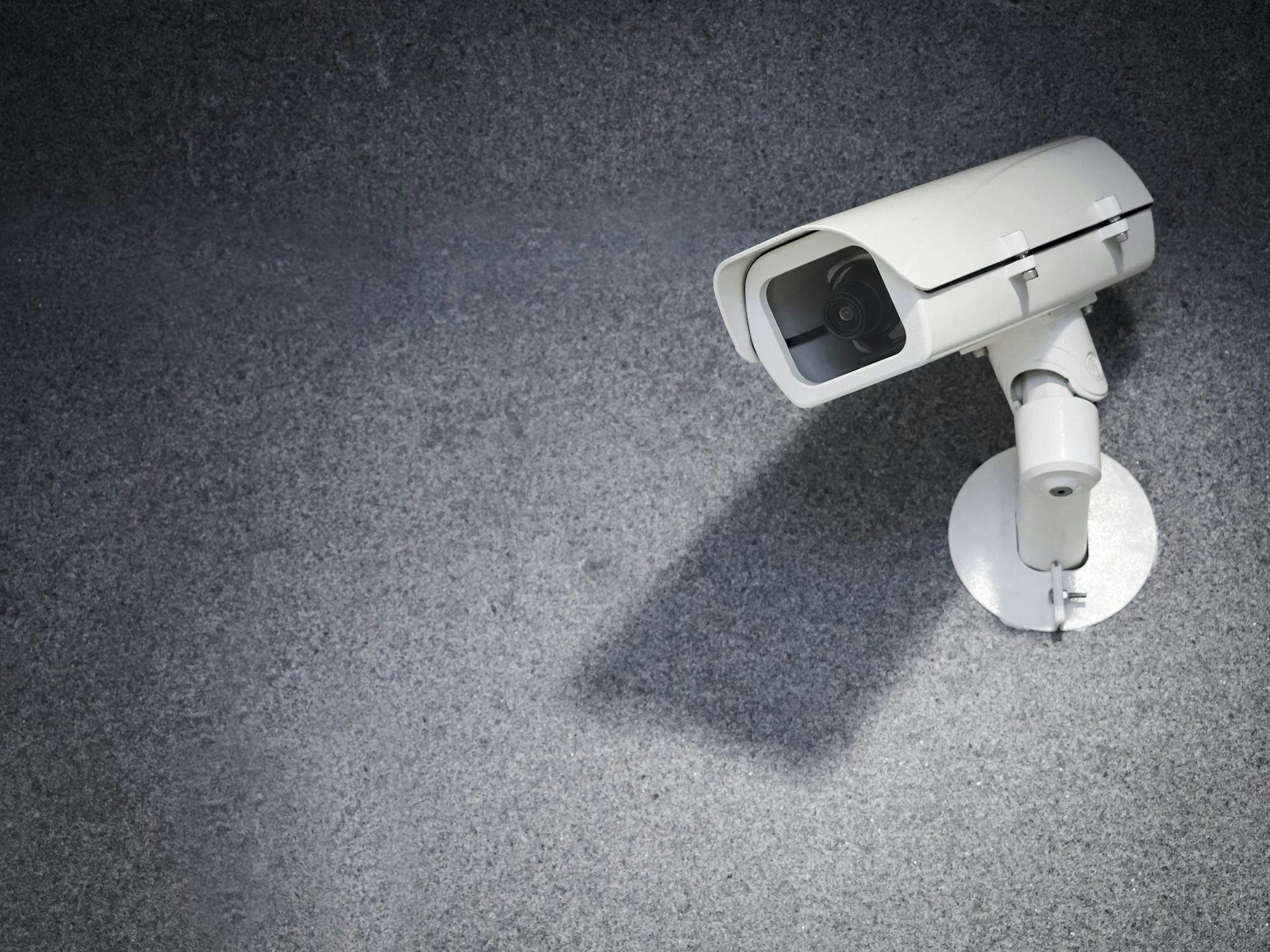 店舖強調閉路電視已拍下當時情況及雙方對話。(示意圖/gettyimages)