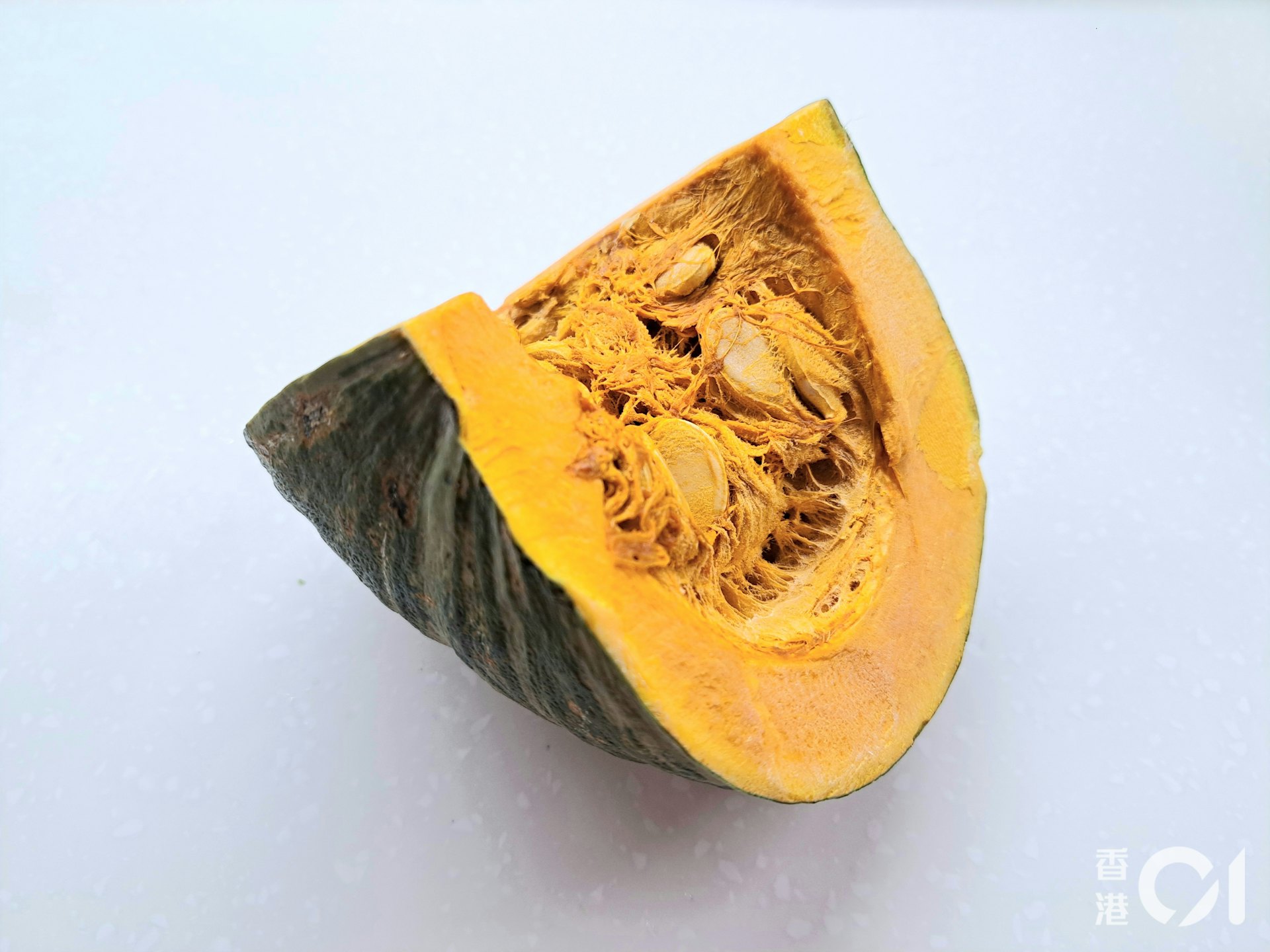 南瓜含豐富胡蘿蔔素,有助降低患癌風險,且抗氧化力強,具護目、淡斑、防便秘等功效。 南瓜含豐富胡蘿蔔素,有助降低患癌風險,且抗氧化力強,具護目、淡斑、防便秘等功效。