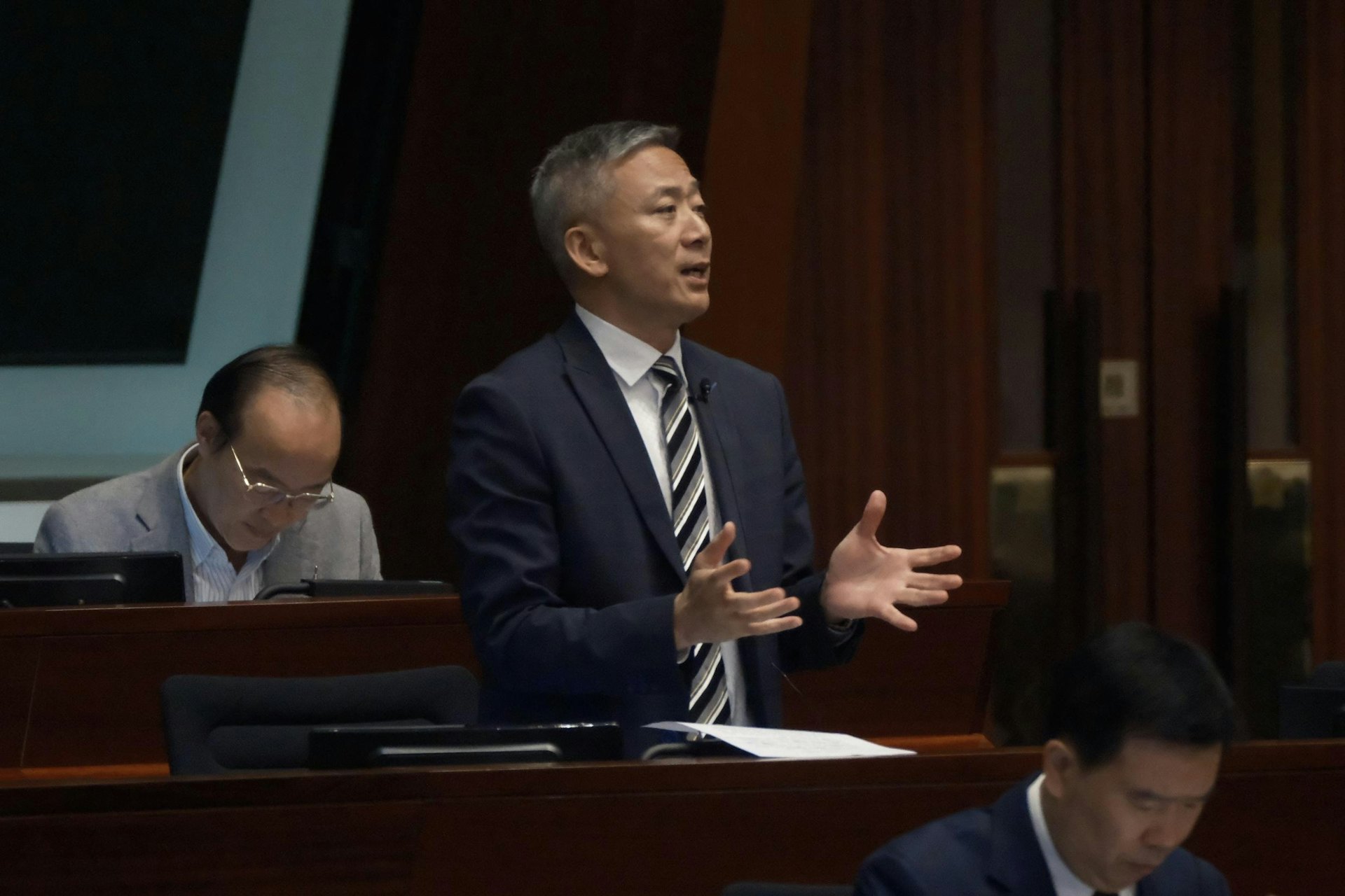 11月27日,旅遊界立法會議員姚柏良出席立法會會議。(盧翊銘攝) 11月27日,旅遊界立法會議員姚柏良出席立法會會議。(盧翊銘攝)