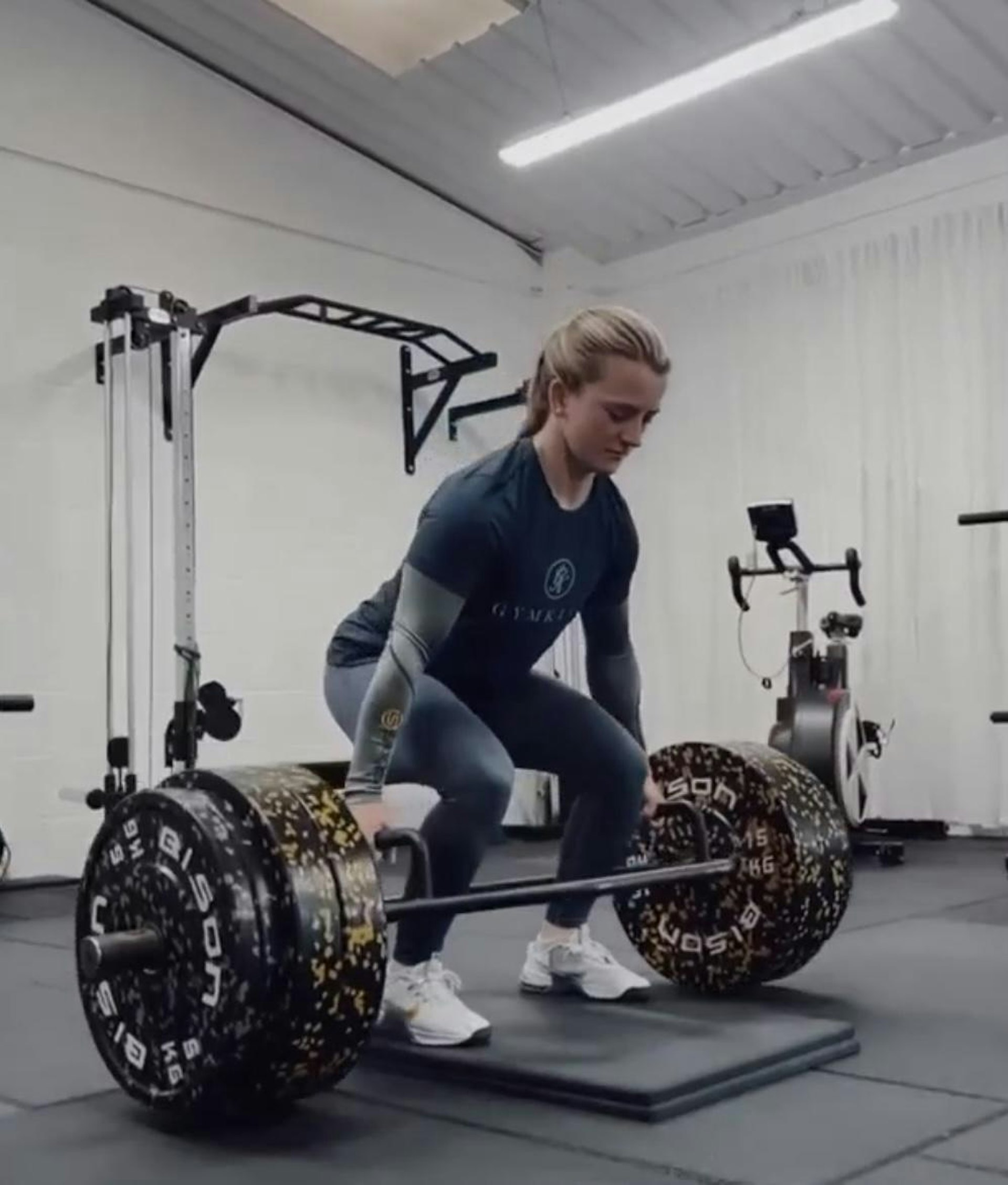 杜苑欣指賽馬運動體能要求極高,自己為應付賽事,一直努力不懈進行訓練。 杜苑欣指賽馬運動體能要求極高,自己為應付賽事,一直努力不懈進行訓練。