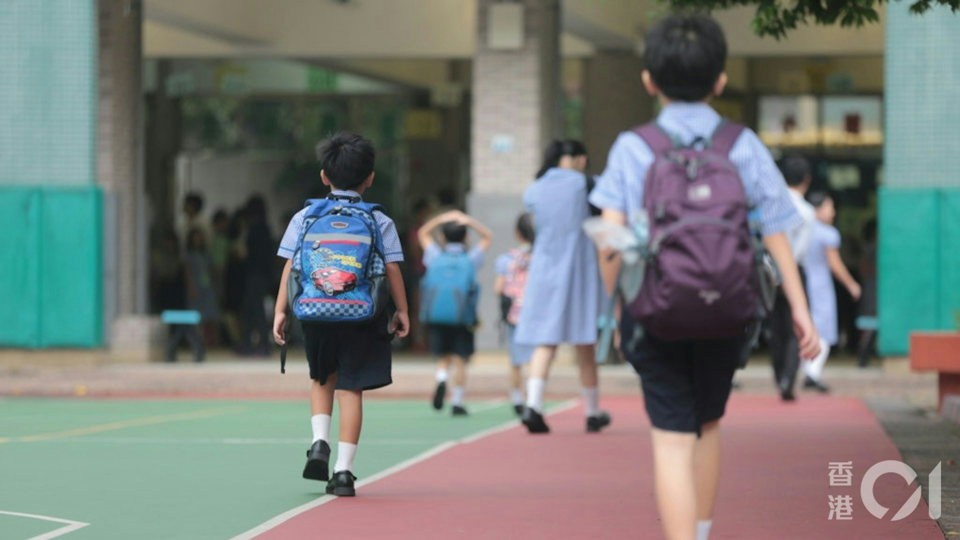 兒子遭同學欺凌「下體黑黑黏黏」母親嬲爆投訴 校方回應令人髮指 兒子遭同學欺凌「下體黑黑黏黏」母親嬲爆投訴 校方回應令人髮指