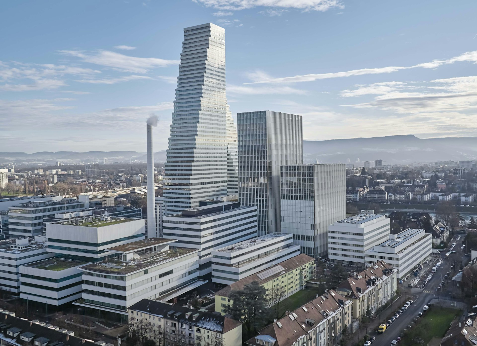 羅氏(Roche)成立於1896年,公司總部設於瑞士巴塞爾。 羅氏(Roche)成立於1896年,公司總部設於瑞士巴塞爾。