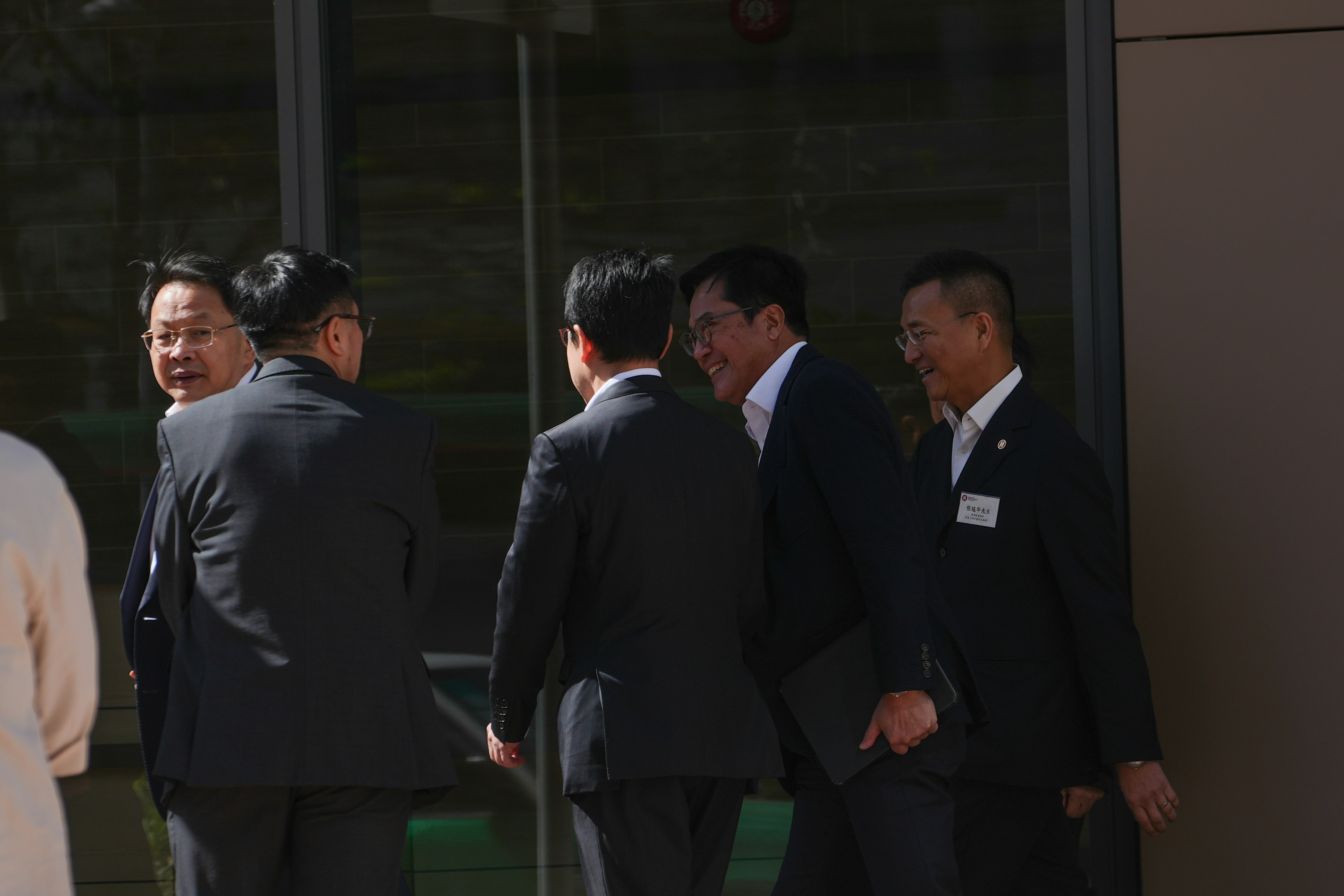 財政司副司長黃偉綸（右二）（黃浩謙攝）