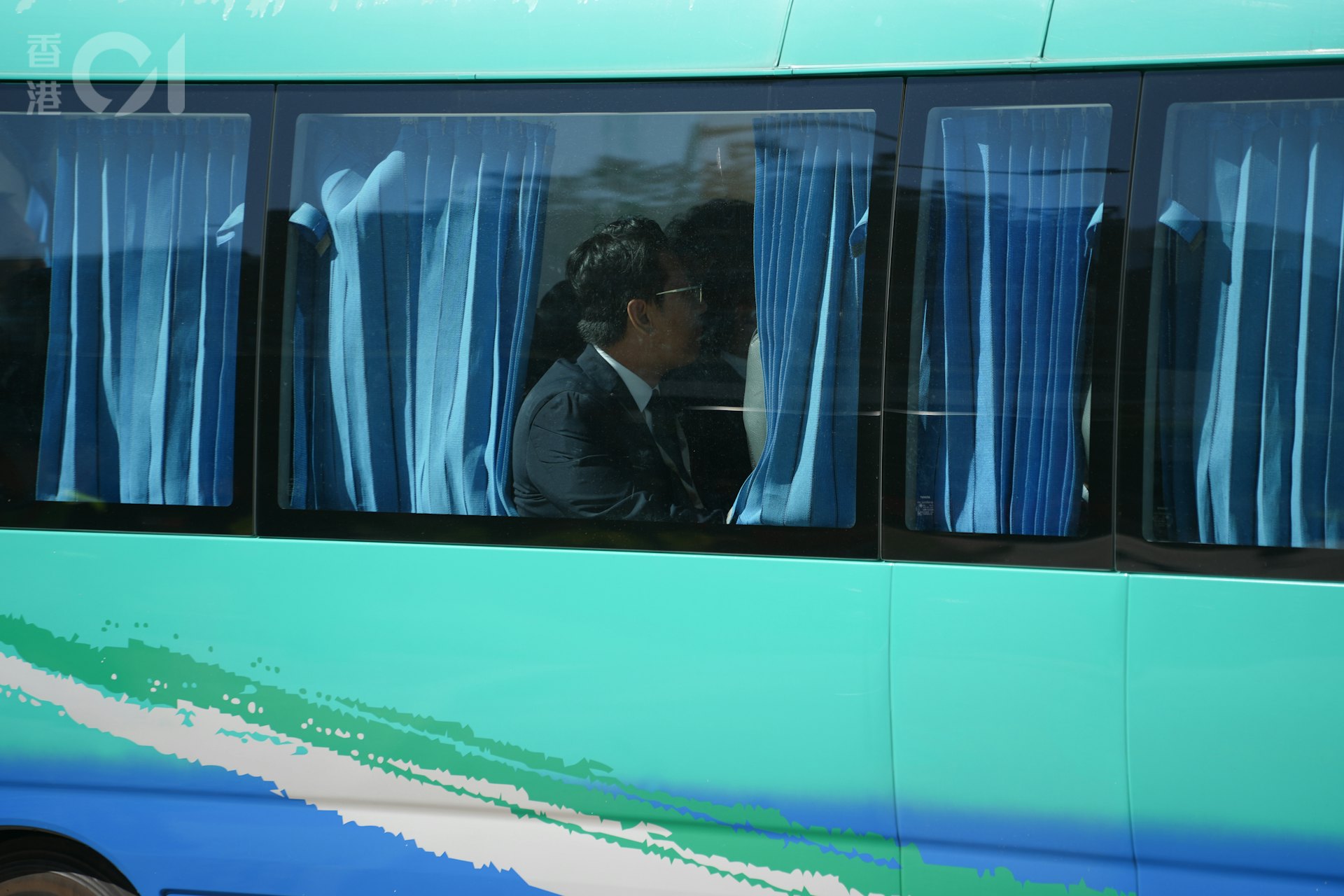 考察團於11時許到達洪水橋新發展區專用安置屋邨樂翹樓,聽取政府介紹發展區規劃及建設情況。(黃浩謙攝) 考察團於11時許到達洪水橋新發展區專用安置屋邨樂翹樓,聽取政府介紹發展區規劃及建設情況。(黃浩謙攝)