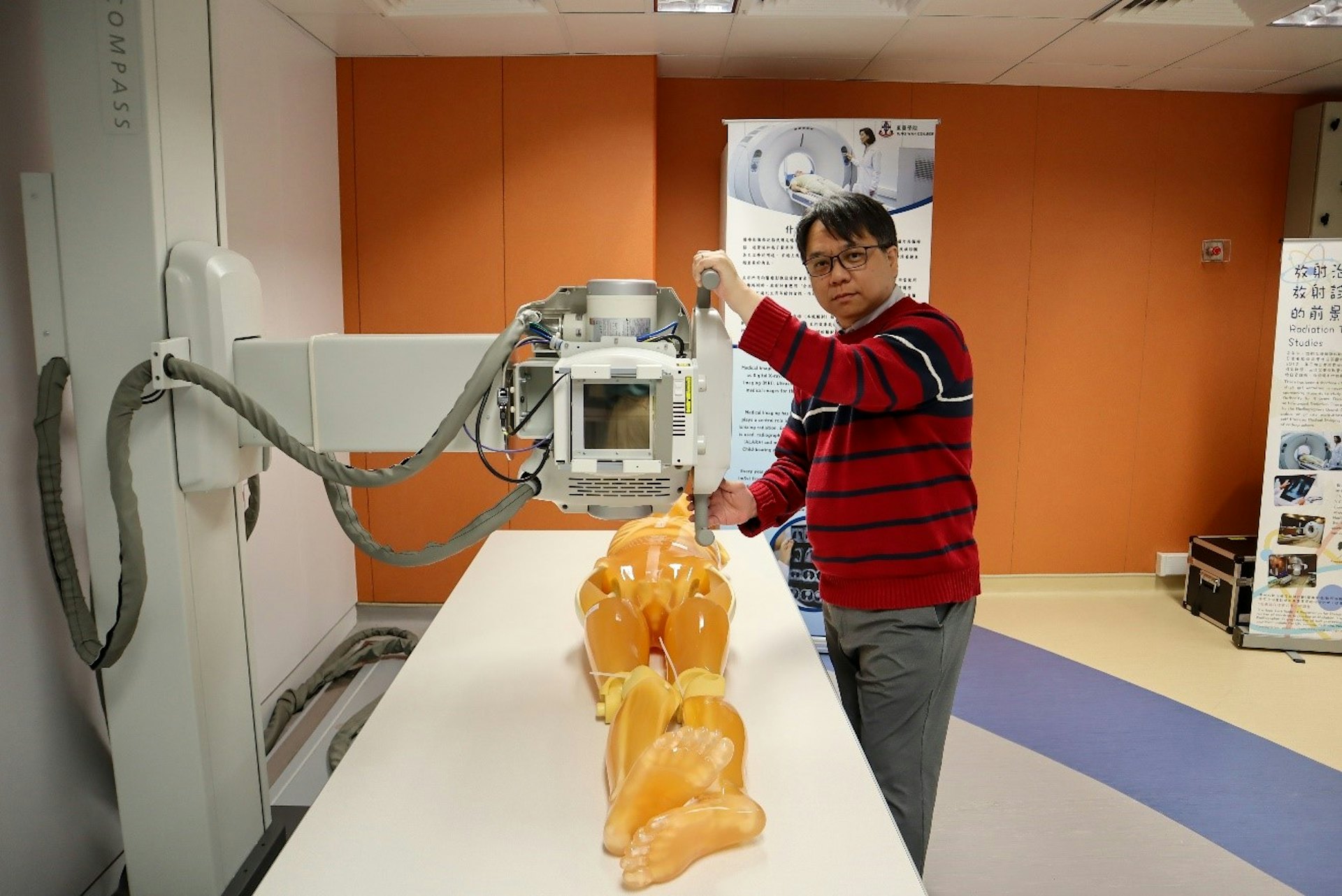 賴偉強教授表示首屆學生入讀情況超出預期 賴偉強教授表示首屆學生入讀情況超出預期