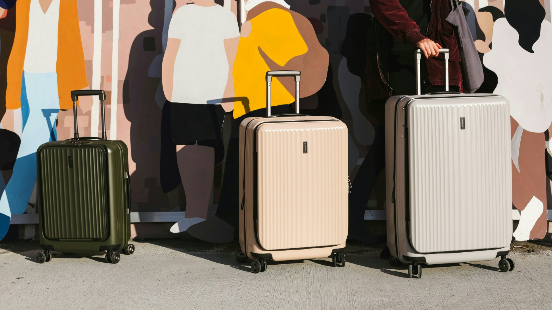 去旅行必睇!行李箱被貼「紅色貼紙」是什麼意思?背後原因你要知 去旅行必睇!行李箱被貼「紅色貼紙」是什麼意思?背後原因你要知