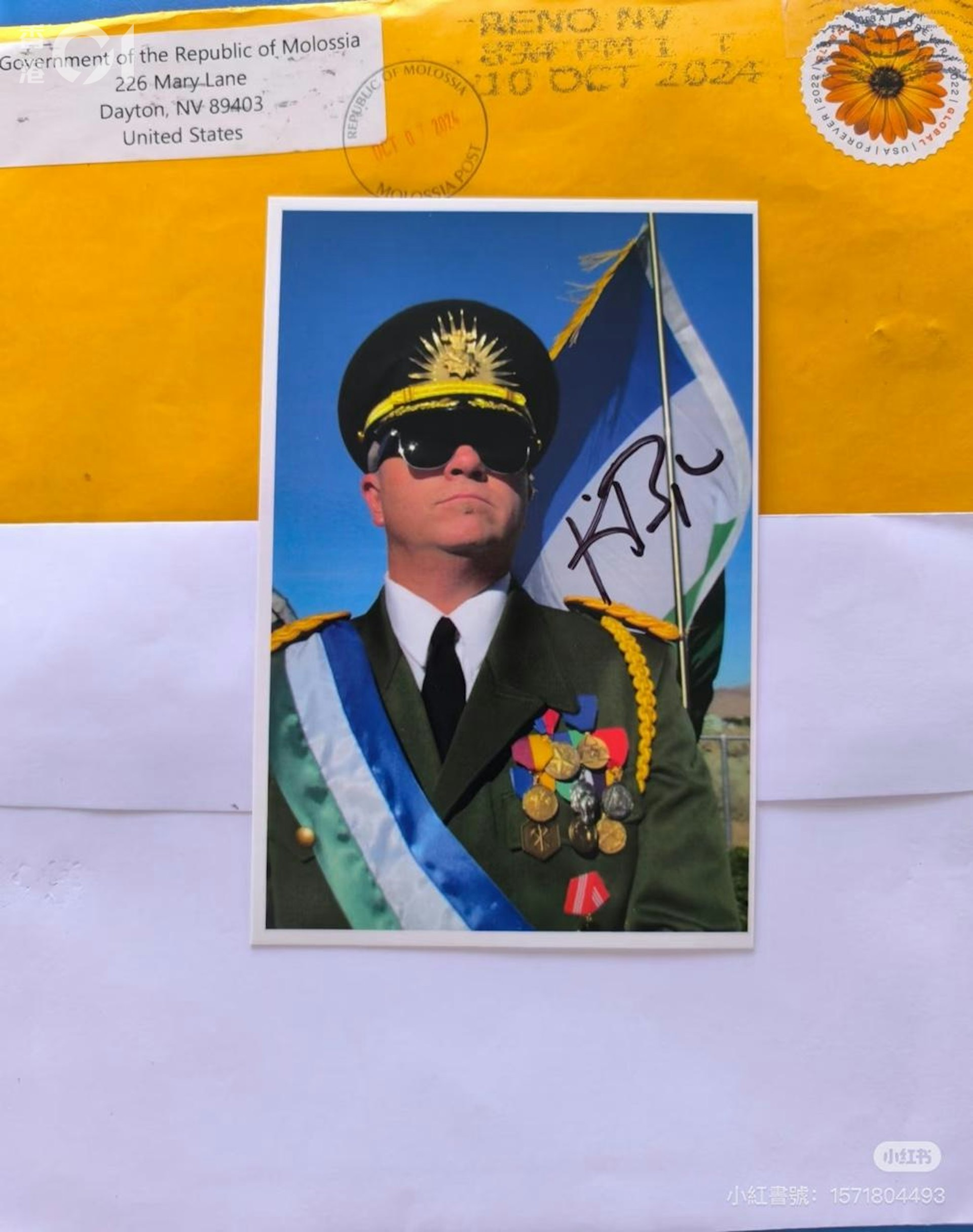 黎燦又曾經向摩洛希亞總統發信,獲得親筆簽名明信片回信。(小紅書) 黎燦又曾經向摩洛希亞總統發信,獲得親筆簽名明信片回信。(小紅書)