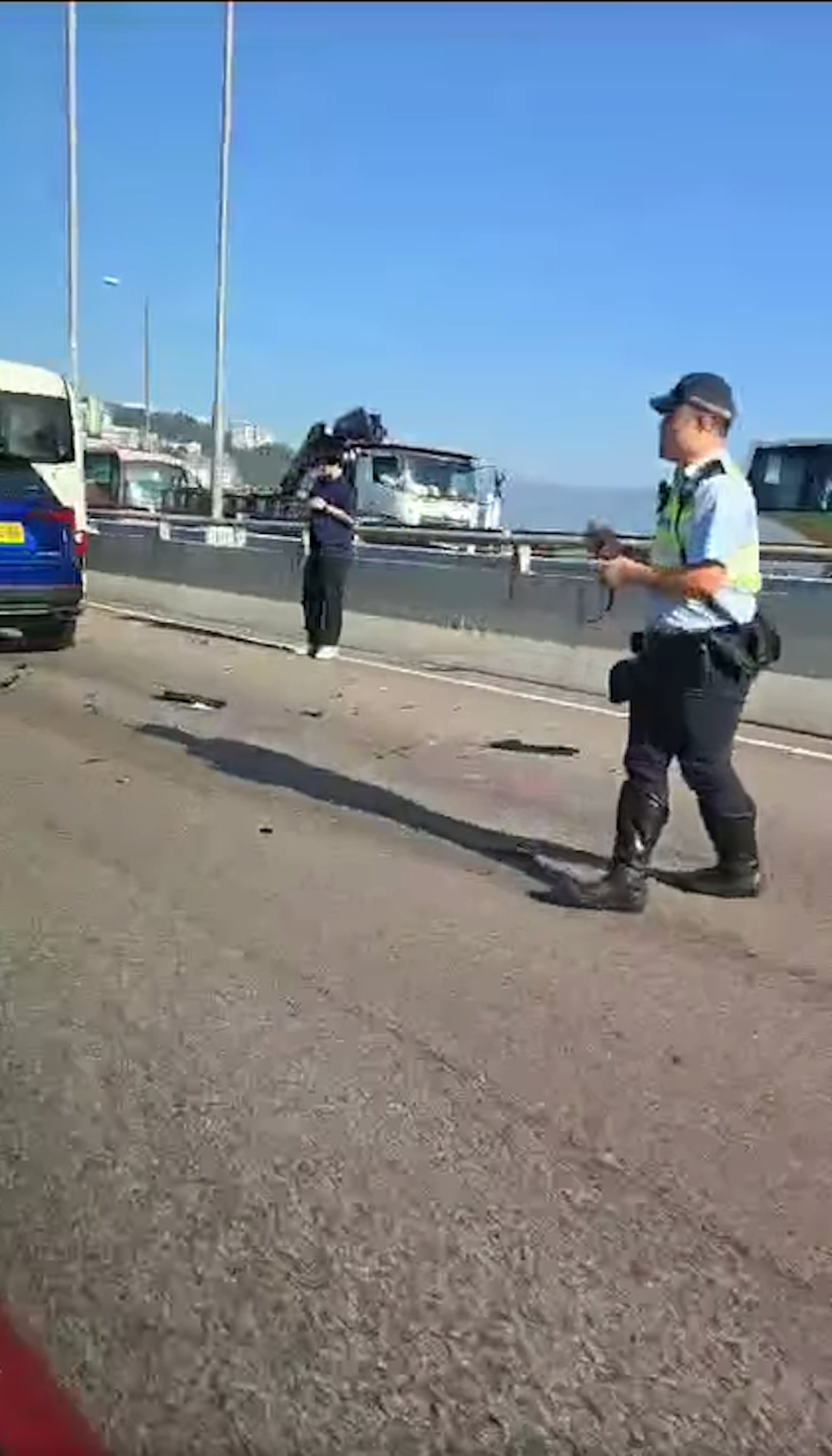 警員在場調查。(Bosco Chu影片截圖) 警員在場調查。(Bosco Chu影片截圖)