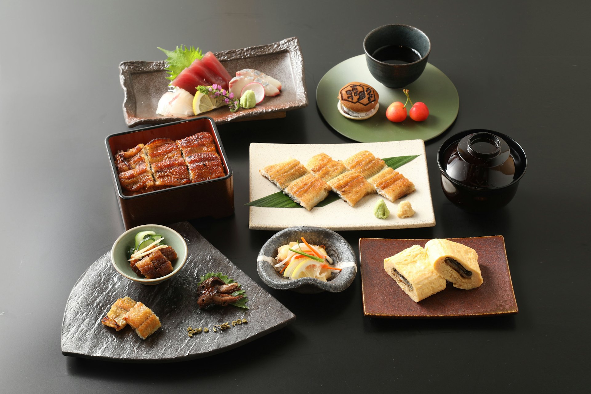 「うなぎ四代目菊川」創立於1932年,擁有悠久的鰻魚批發與料理背景,其招牌烤鰻魚搭配米飯和特製醬汁深受顧客喜愛。(政府新聞網) 「うなぎ四代目菊川」創立於1932年,擁有悠久的鰻魚批發與料理背景,其招牌烤鰻魚搭配米飯和特製醬汁深受顧客喜愛。(政府新聞網)