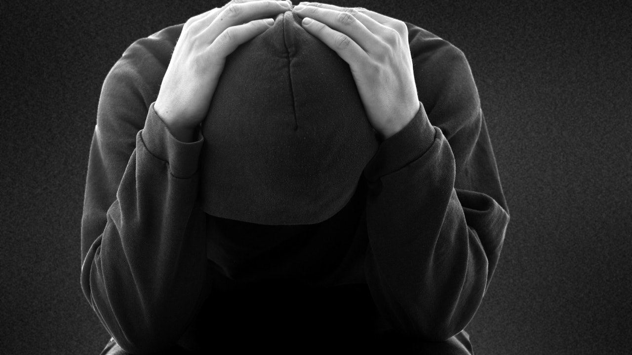 思覺失調青年住院期間墮樓亡 疑爬喉離開遇雨天跣腳 裁死於意外 思覺失調青年住院期間墮樓亡 疑爬喉離開遇雨天跣腳 裁死於意外