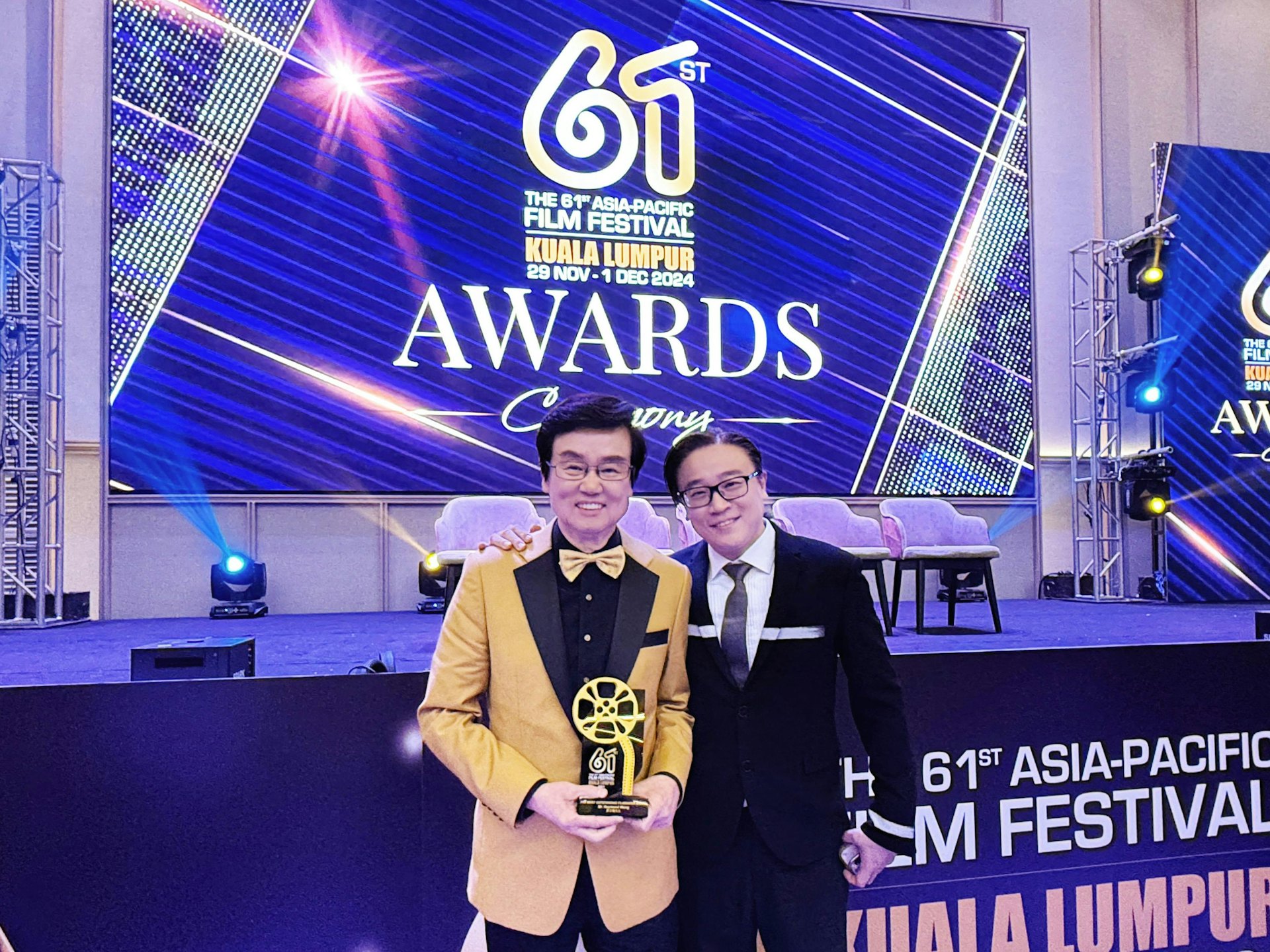 黃百鳴謙稱自己未到80歲仍有進步空間。(電影公司提供) 黃百鳴謙稱自己未到80歲仍有進步空間。(電影公司提供)