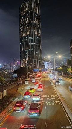 周偉說，香港是他去過最遠的地方，他希望能夠續約繼續在這裏工作。（九派新聞）