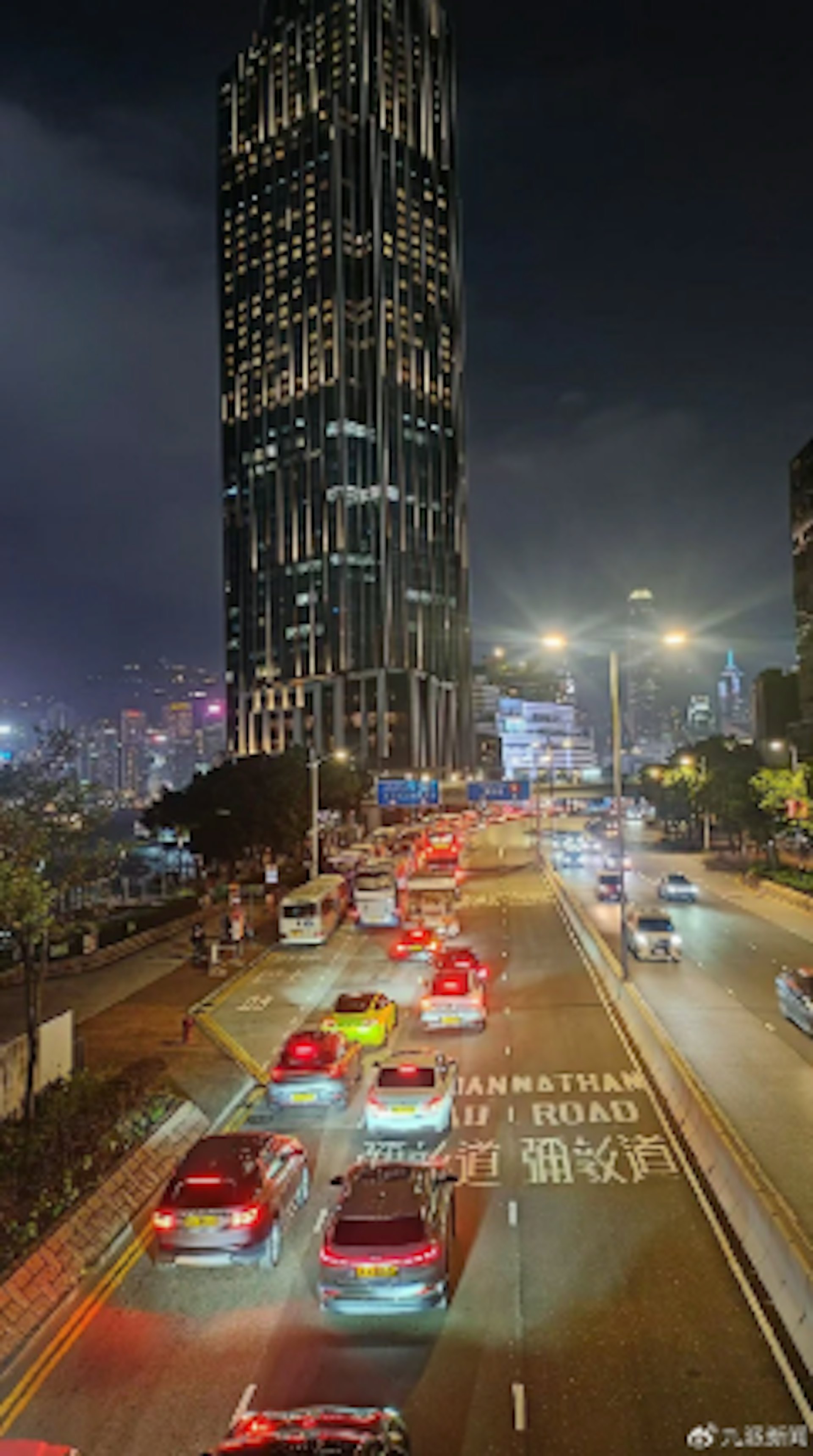 周偉說,香港是他去過最遠的地方,他希望能夠續約繼續在這裏工作。(九派新聞) 周偉說,香港是他去過最遠的地方,他希望能夠續約繼續在這裏工作。(九派新聞)