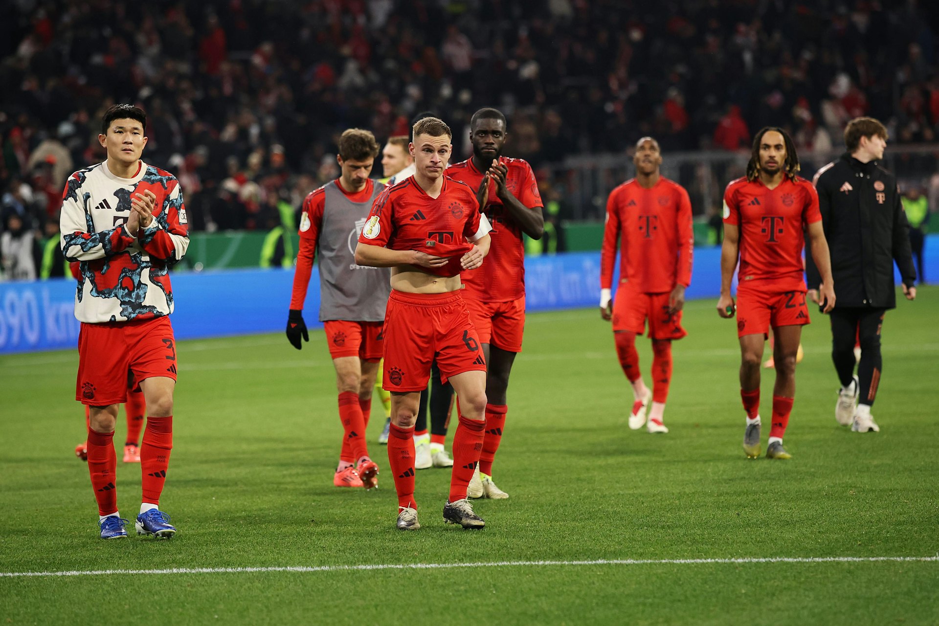 拜仁早段便10人應戰下,遭利華古遜淘汰。(Getty Images) 拜仁早段便10人應戰下,遭利華古遜淘汰。(Getty Images)